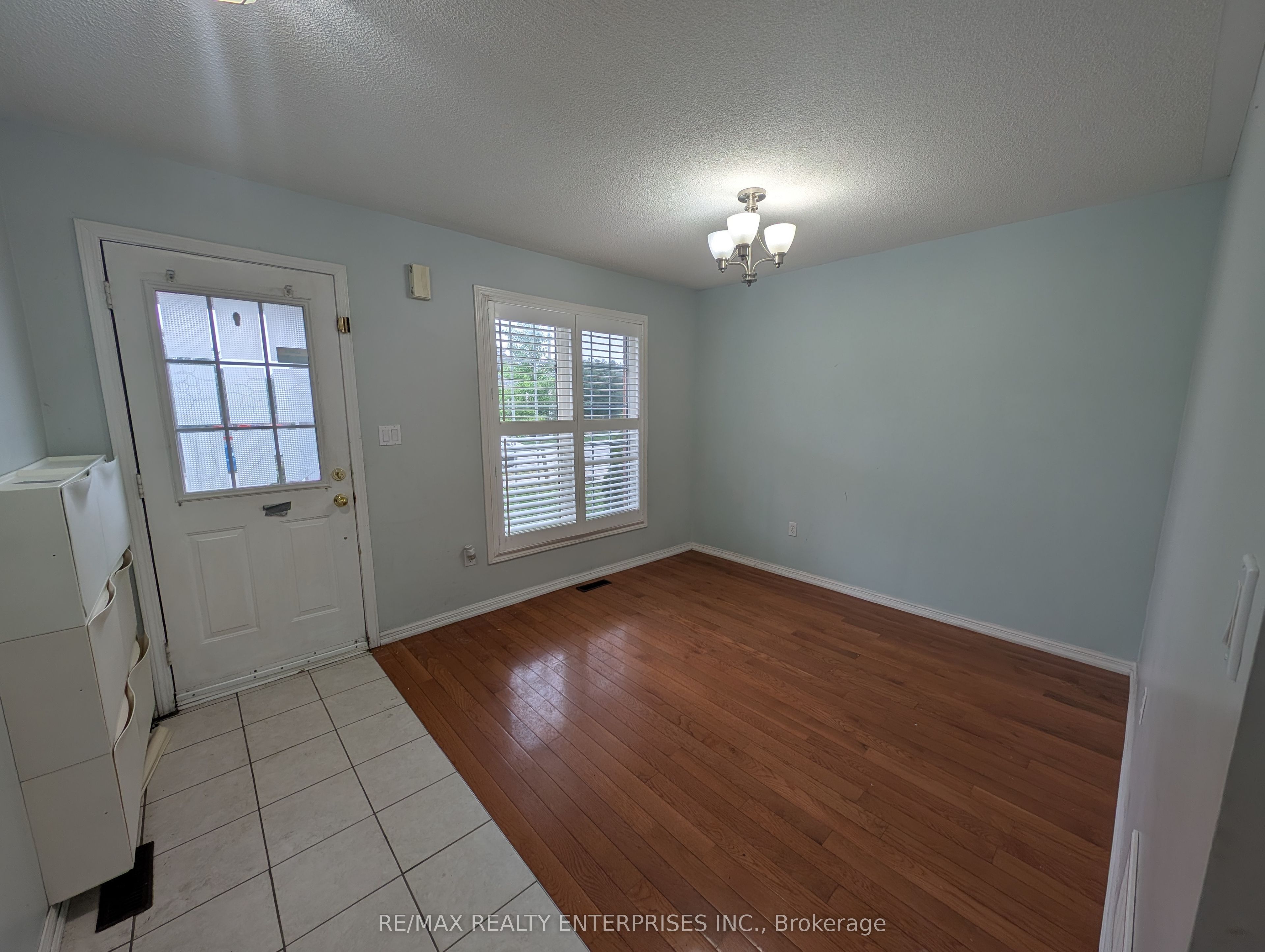 40 Sweetwood Circle, Brampton, ON L7A 2X7 photo 2