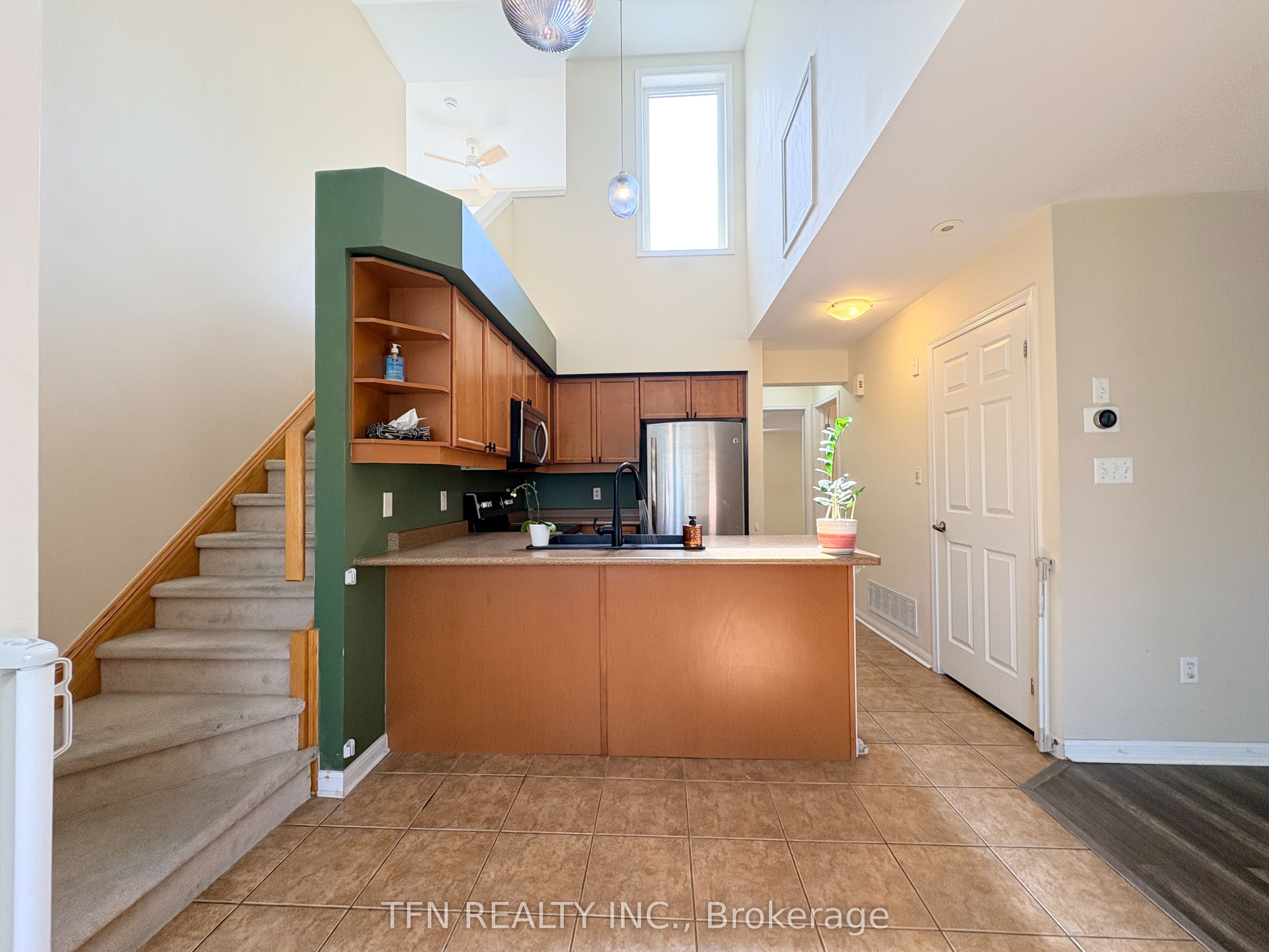 588 Shoreline Drive 3, Mississauga, ON L5B 0A8 photo 4