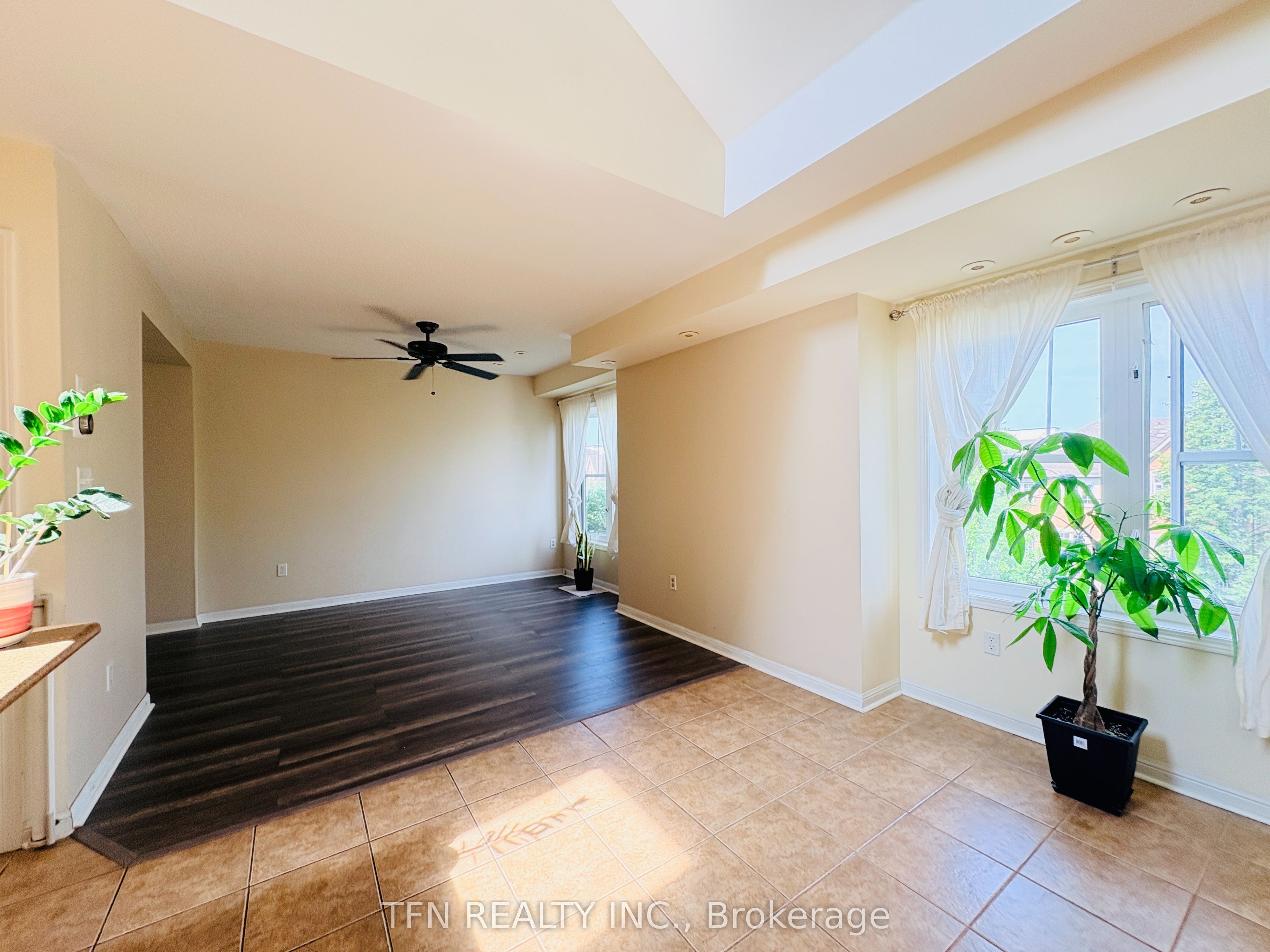 588 Shoreline Drive 3, Mississauga, ON L5B 0A8 photo 5
