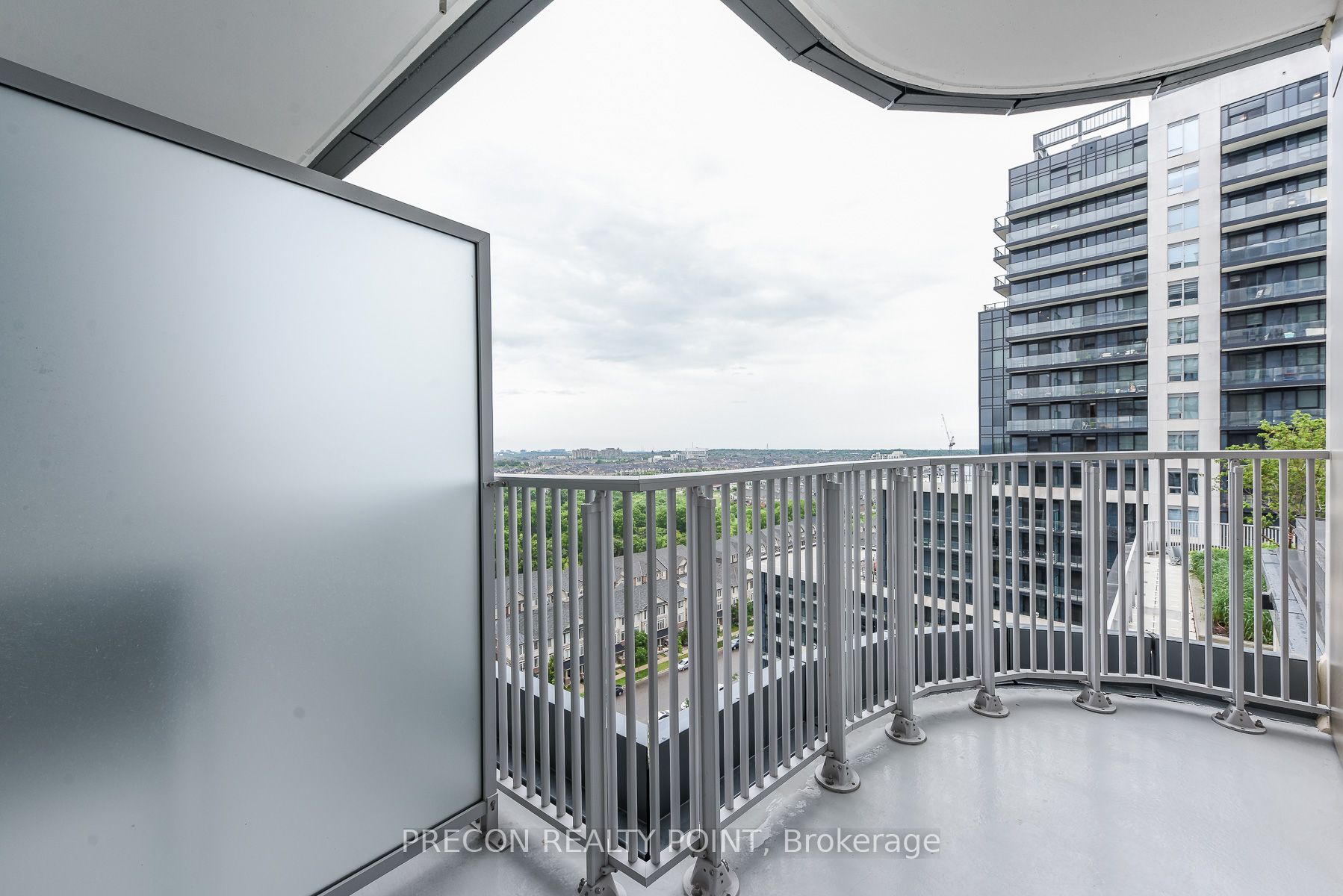 3240 William Coltson Avenue E 1401, Oakville, ON L6H 8C8 photo 3