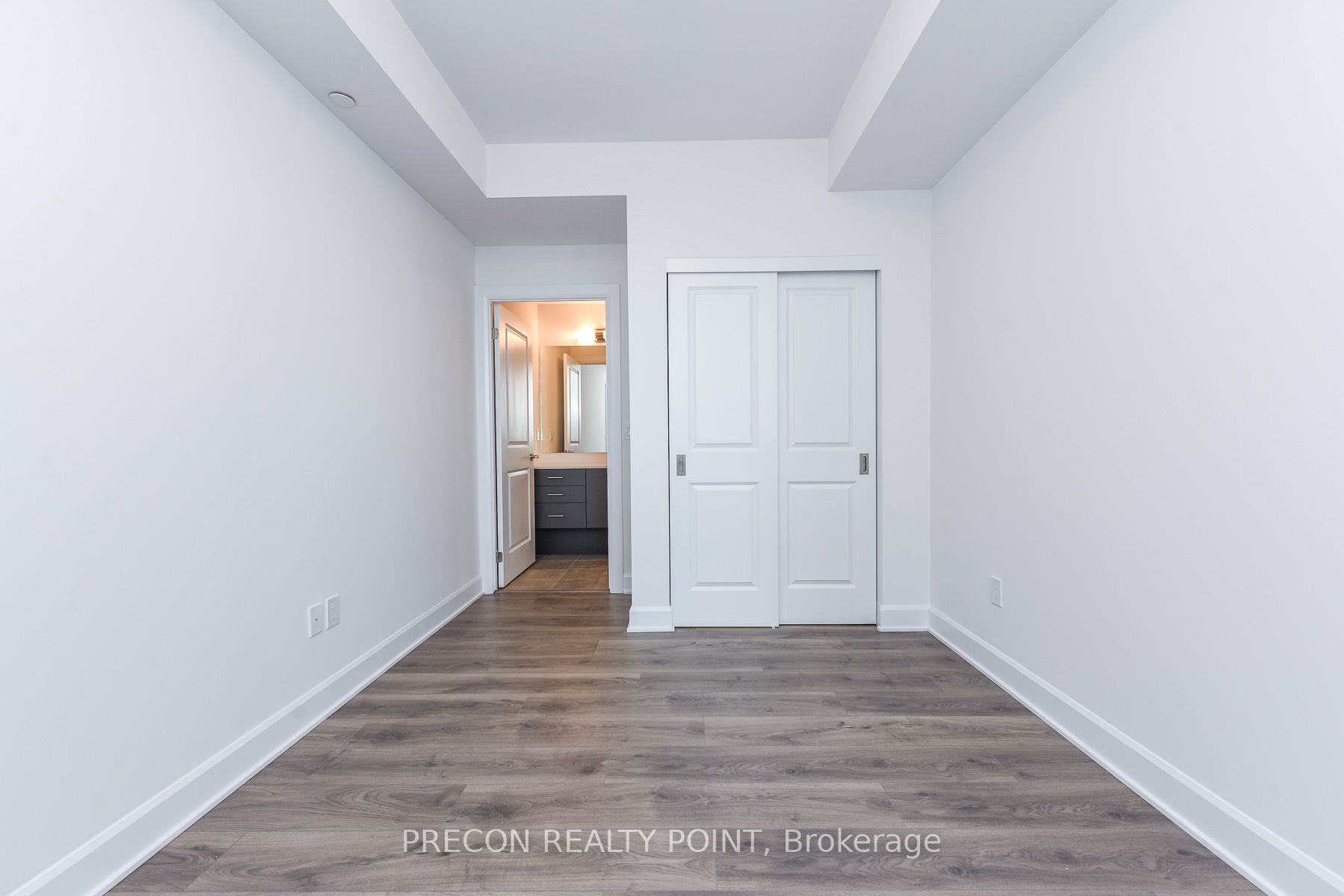 3240 William Coltson Avenue E 1401, Oakville, ON L6H 8C8 photo 5