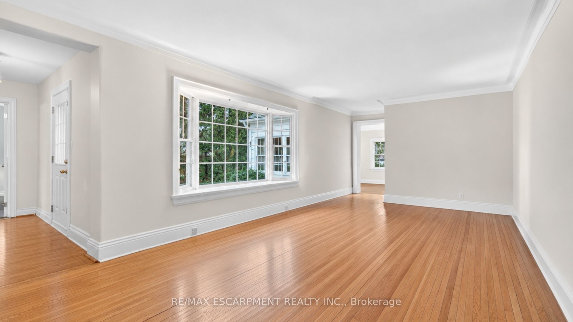 3046 South Drive, Burlington, ON L7N 1H2 photo 4