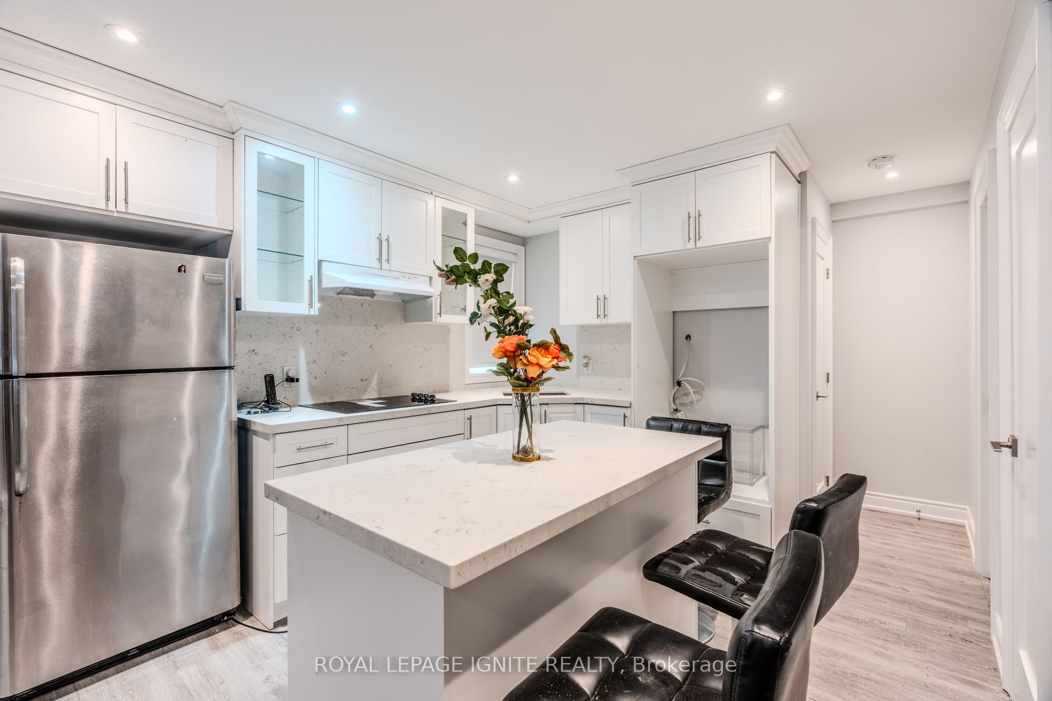 7 Picasso Drive, Brampton, ON L6P 3L5 photo 4