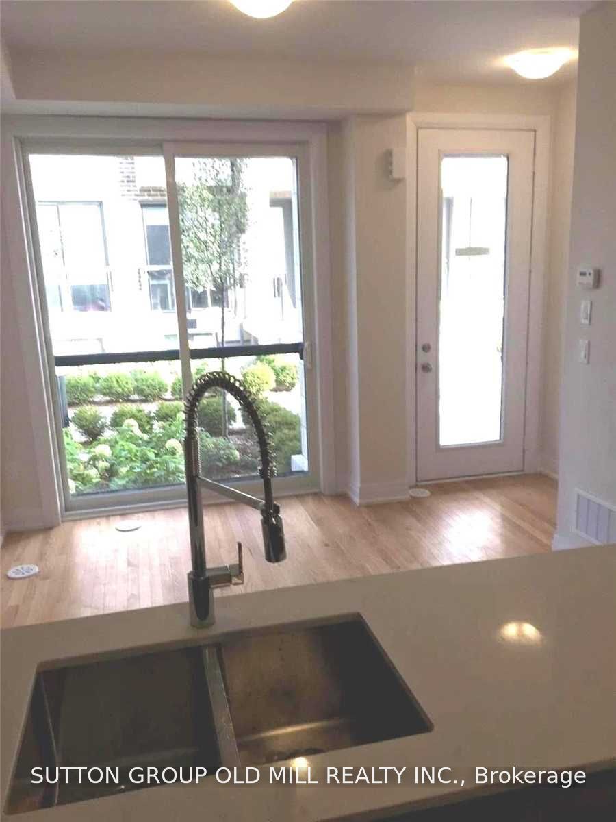 721 Lawrence Avenue W 71, Toronto, ON M6A 1B4 photo 5