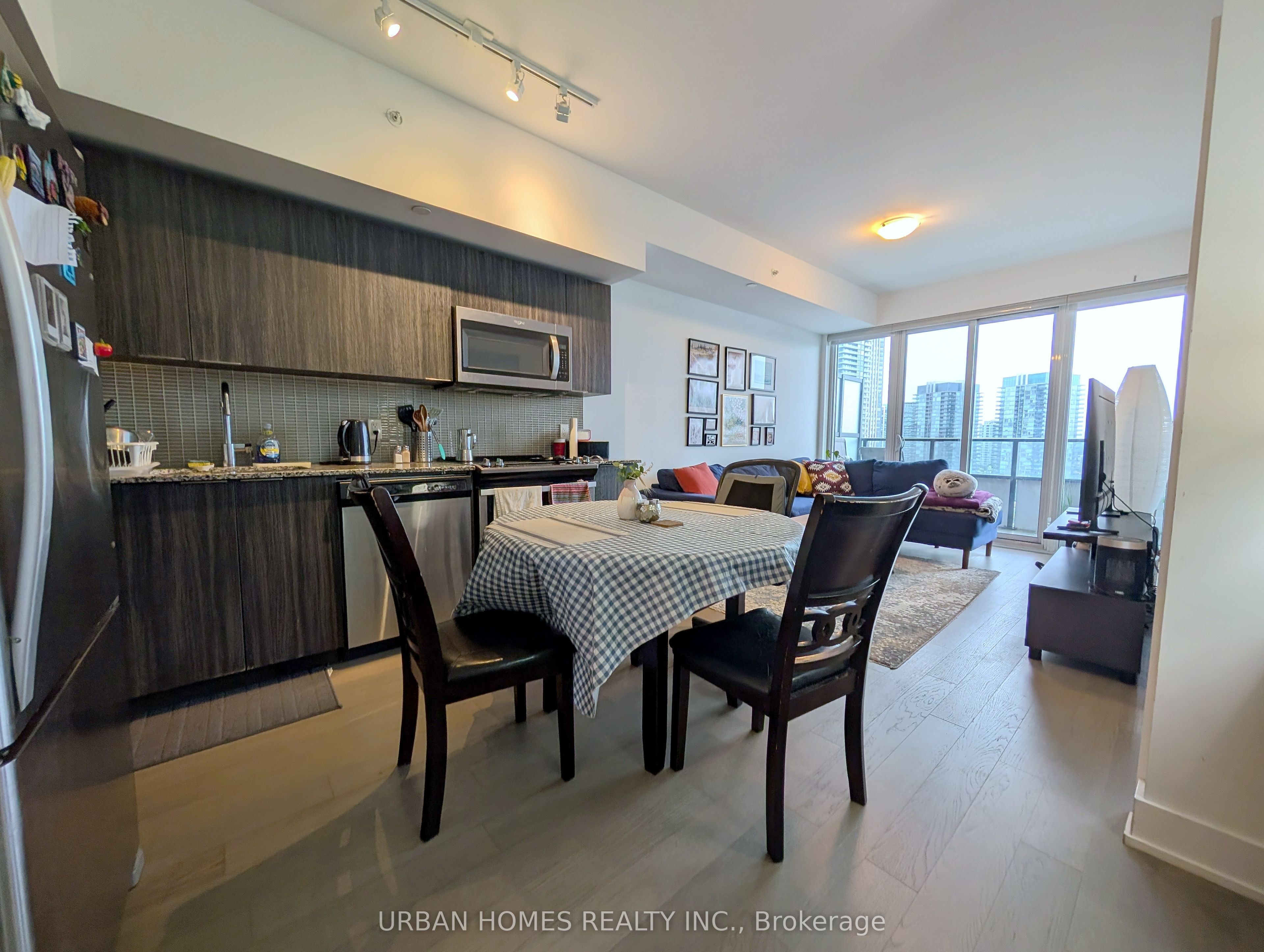 30 Shore Breeze Drive 1512, Toronto, ON M8V 0J1 photo 2