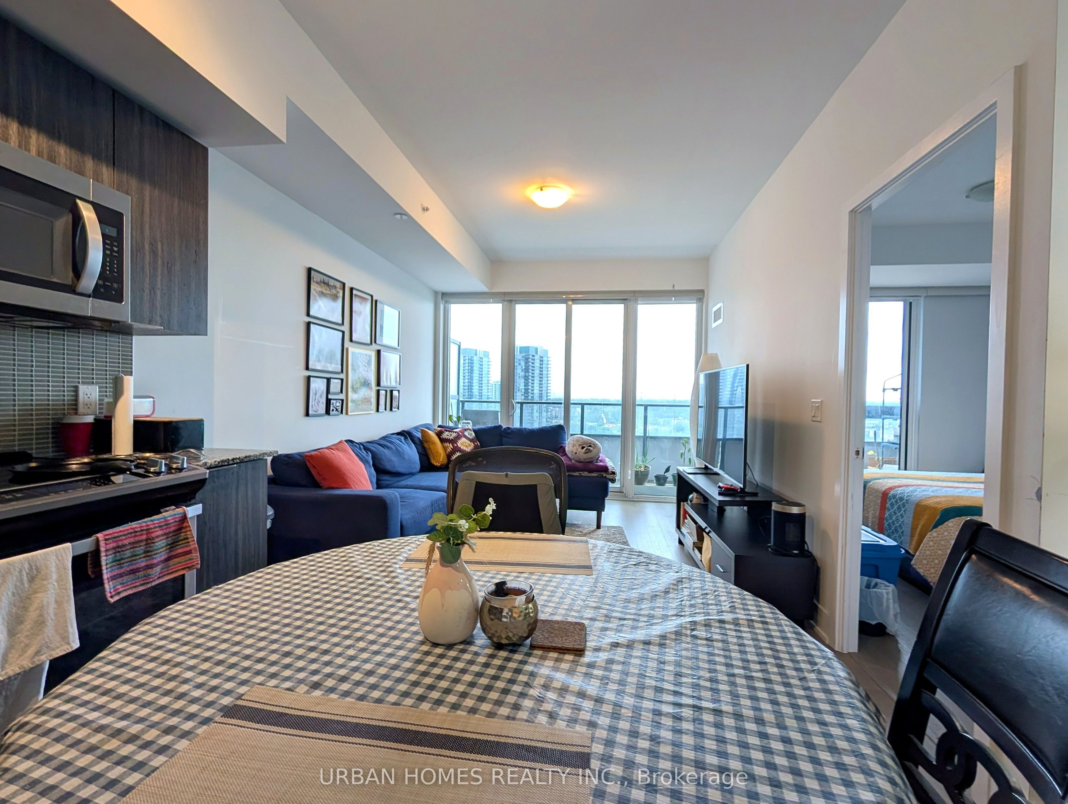 30 Shore Breeze Drive 1512, Toronto, ON M8V 0J1 photo 3