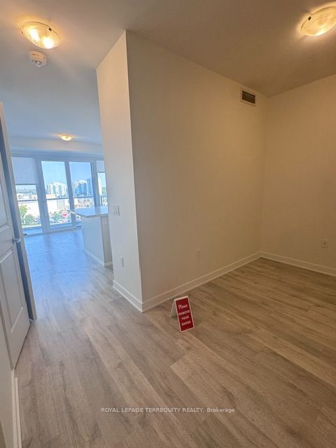 4675 Metcalfe Avenue 708, Mississauga, ON L5M 0Z8 photo 2