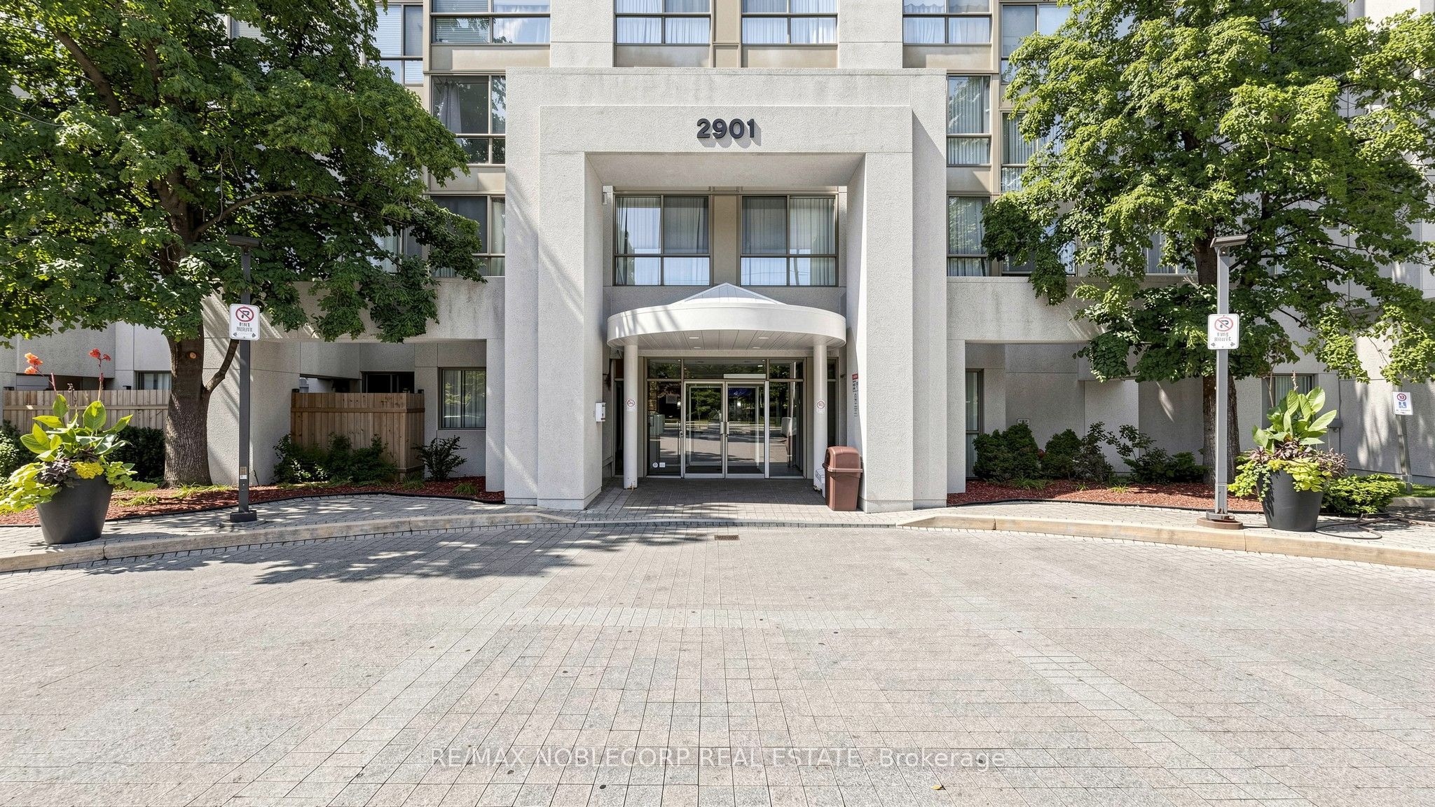 2901 Kipling Avenue 804, Toronto, ON M9V 5E5 photo 3