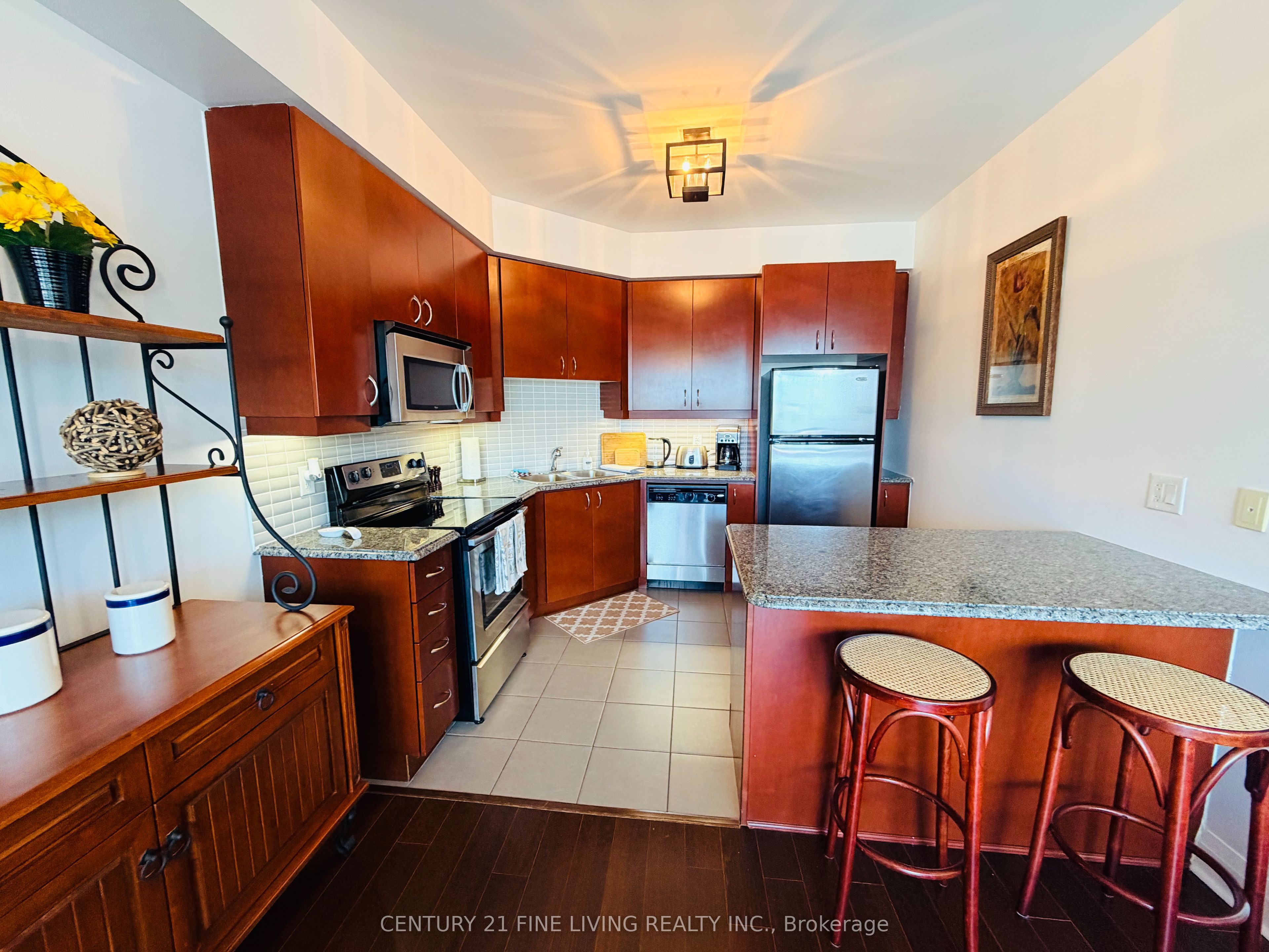 1 Hurontario Street 201, Mississauga, ON L5G 0A3 photo 4