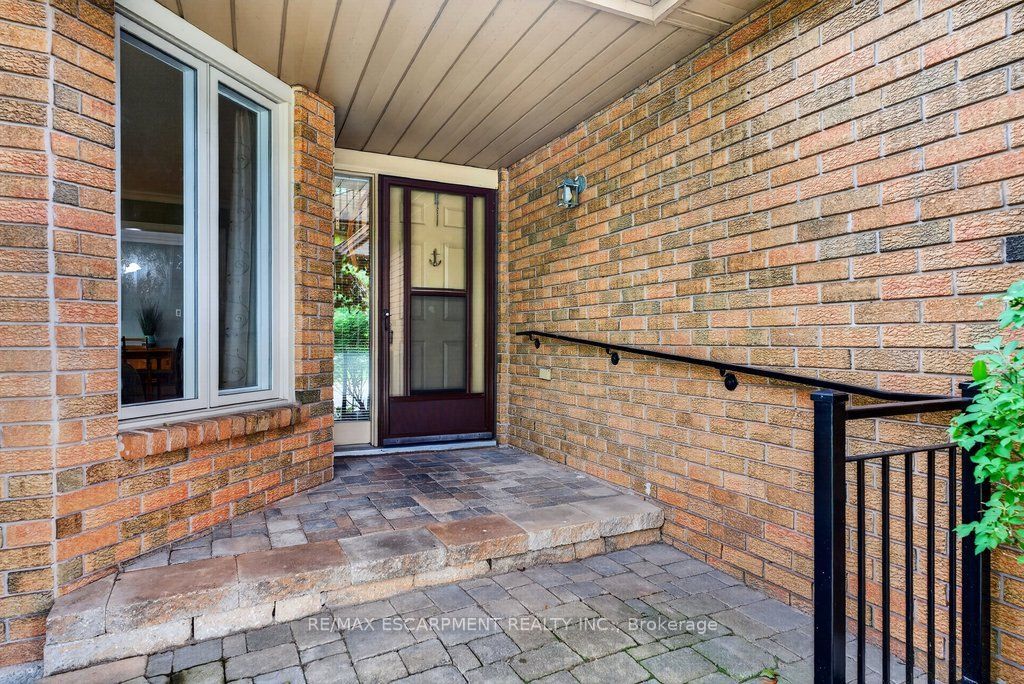 1152 Lockhart Road, Burlington, ON L7S 1G9 photo 4
