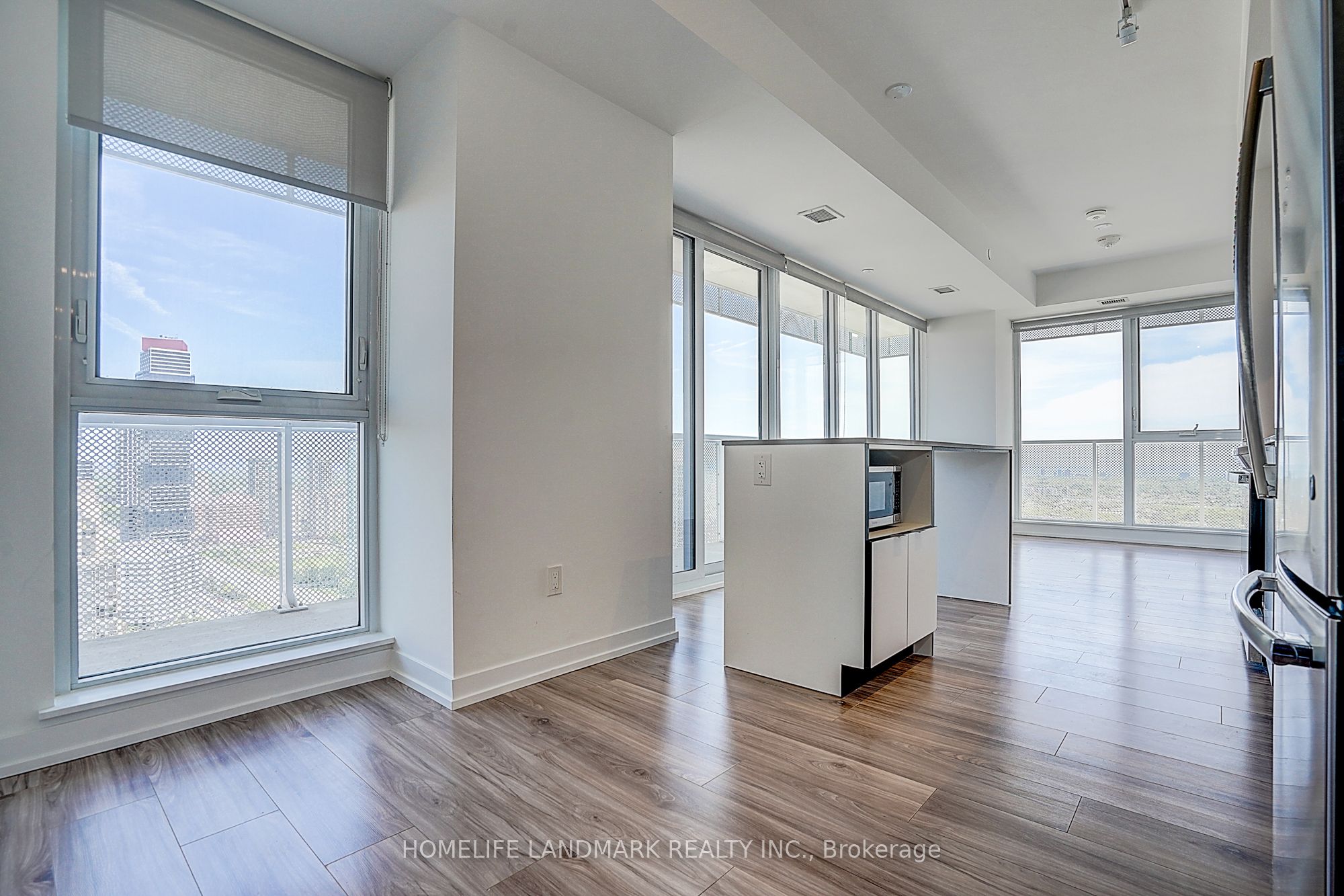 4065 Confederation Parkway 3208, Mississauga, ON L5B 0L4 photo 5