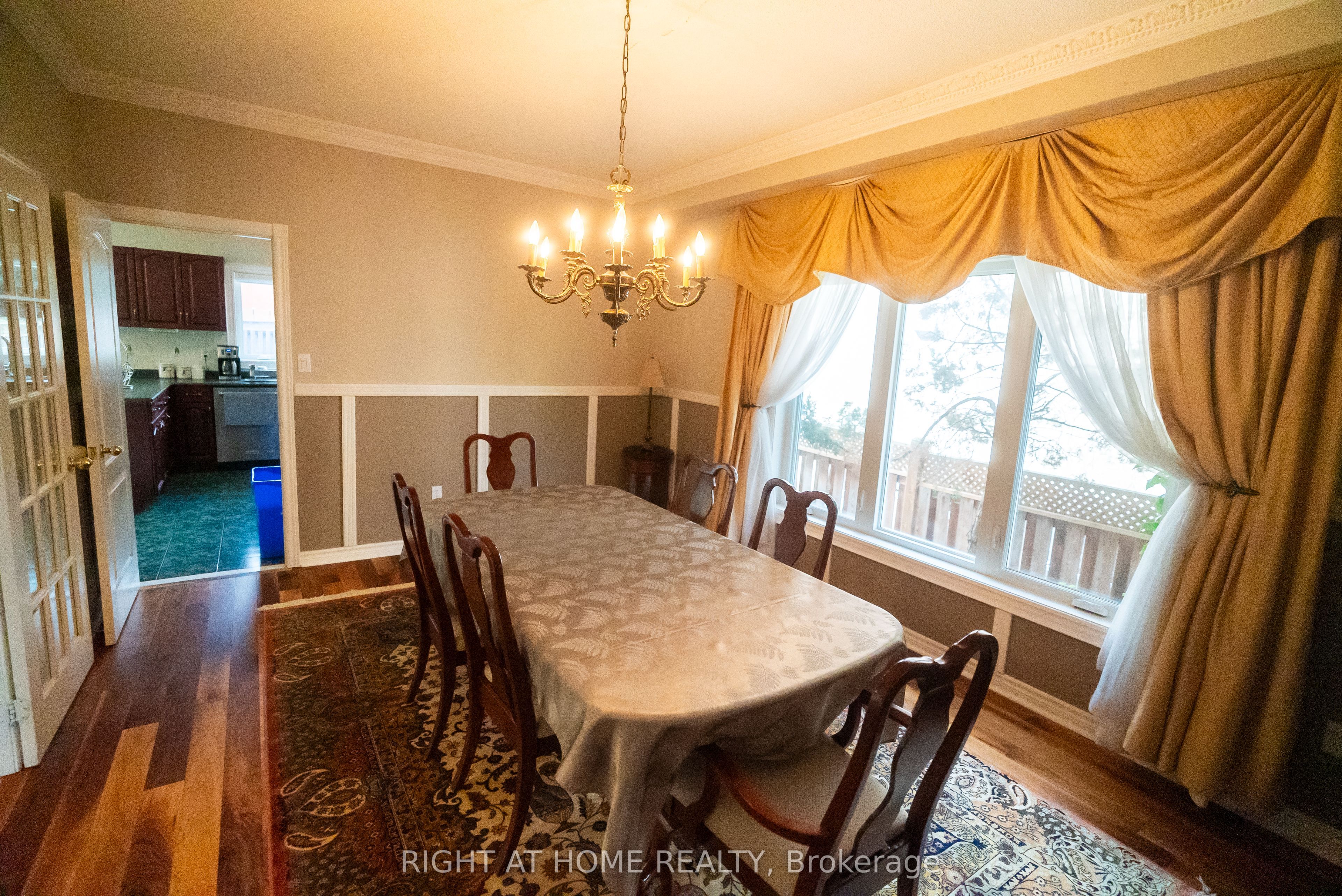 2427 Erin Centre Boulevard, Mississauga, ON L5M 5B3 photo 5