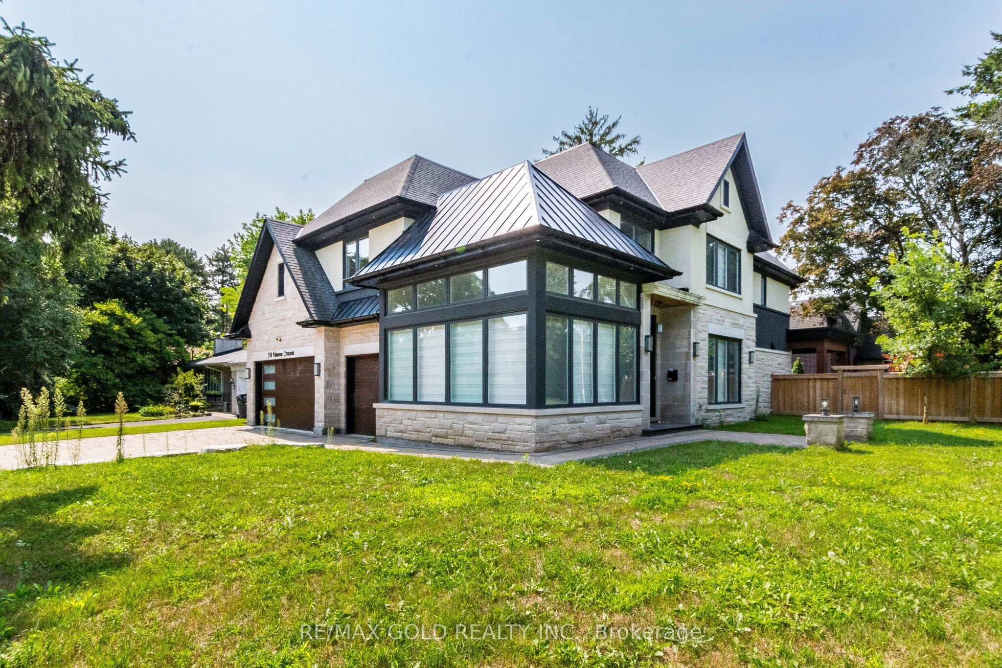 550 Vanessa Crescent, Mississauga, ON L5H 2N3 photo 2