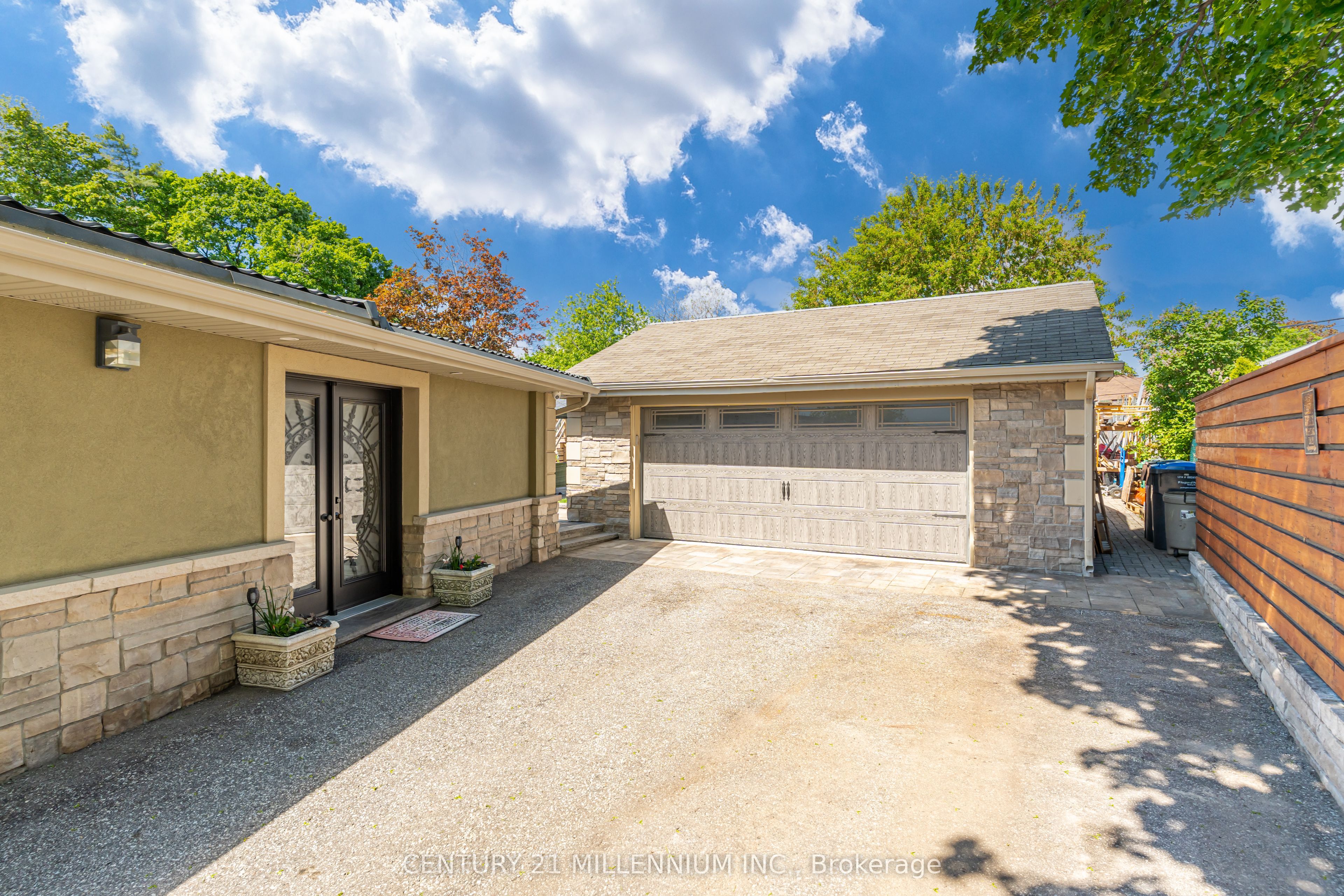 26 Alston Court, Brampton, ON L6W 3B6 photo 3