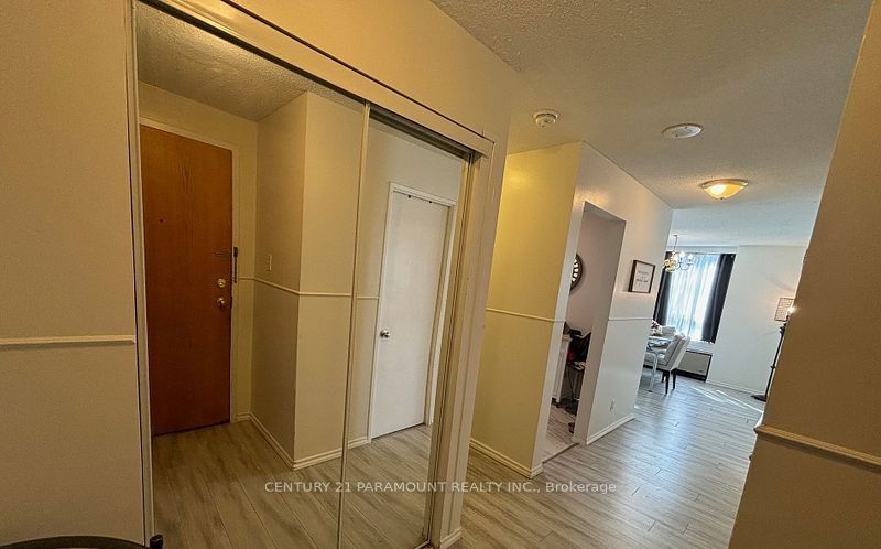 61 Markbrook Lane 112, Toronto, ON M9V 5E7 photo 4