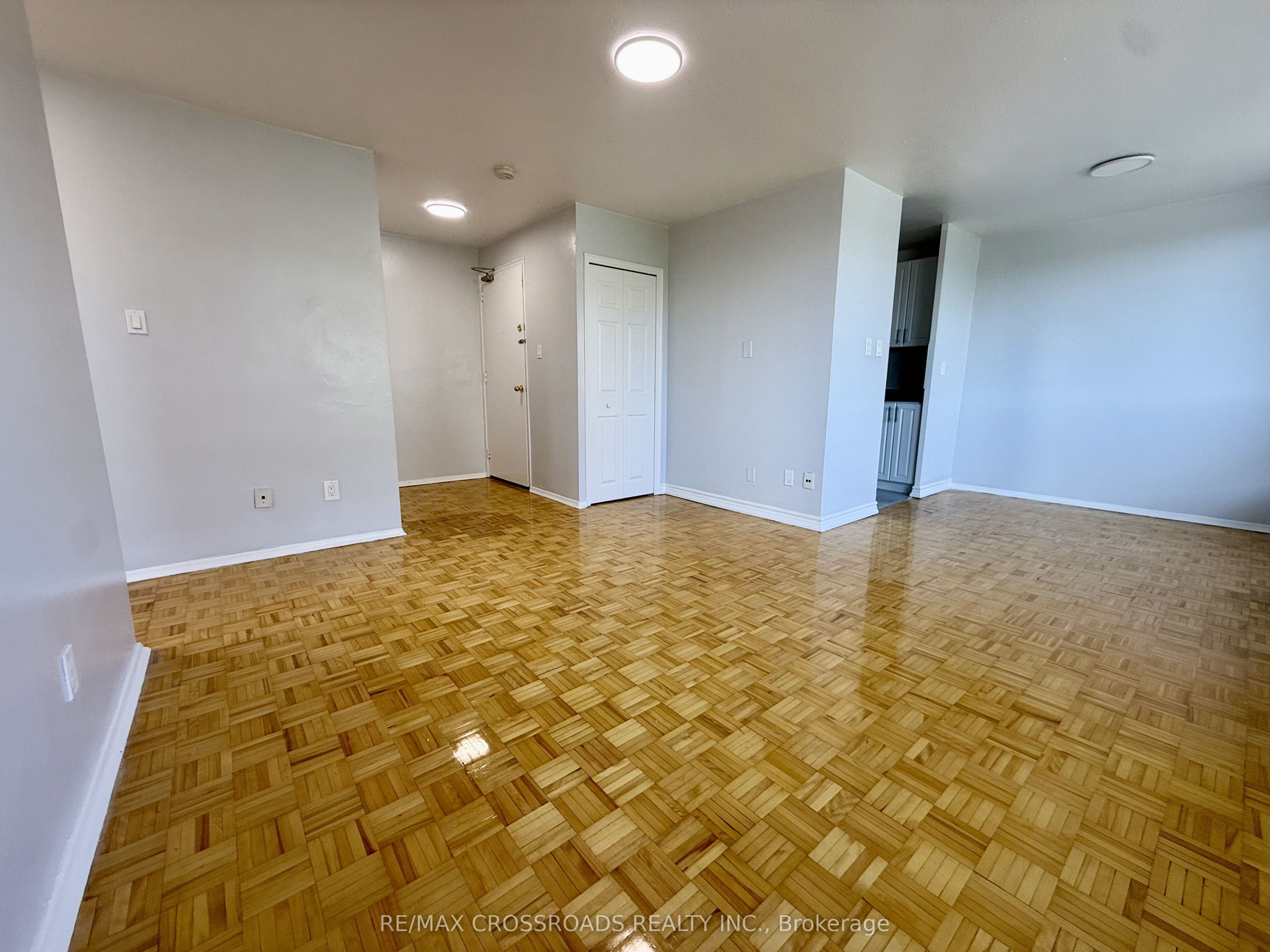363 Lakeshore Road E 410, Mississauga, ON L5G 1H7 photo 2