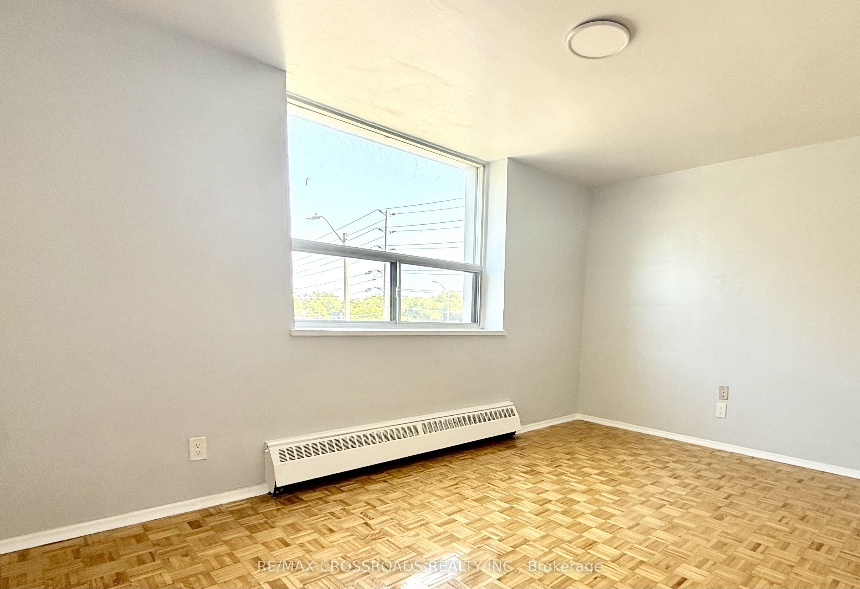363 Lakeshore Road E 410, Mississauga, ON L5G 1H7 photo 4
