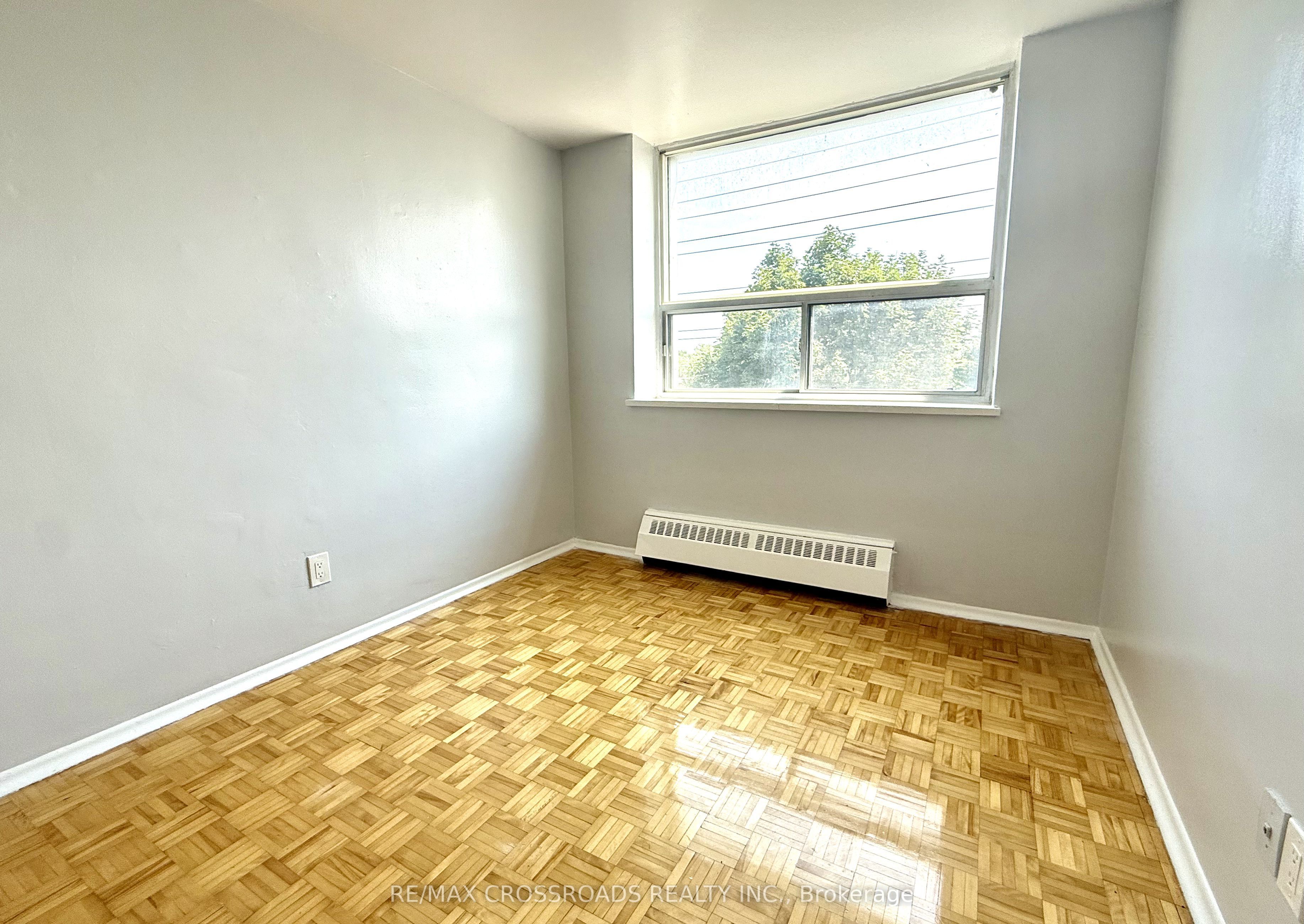 363 Lakeshore Road E 410, Mississauga, ON L5G 1H7 photo 5