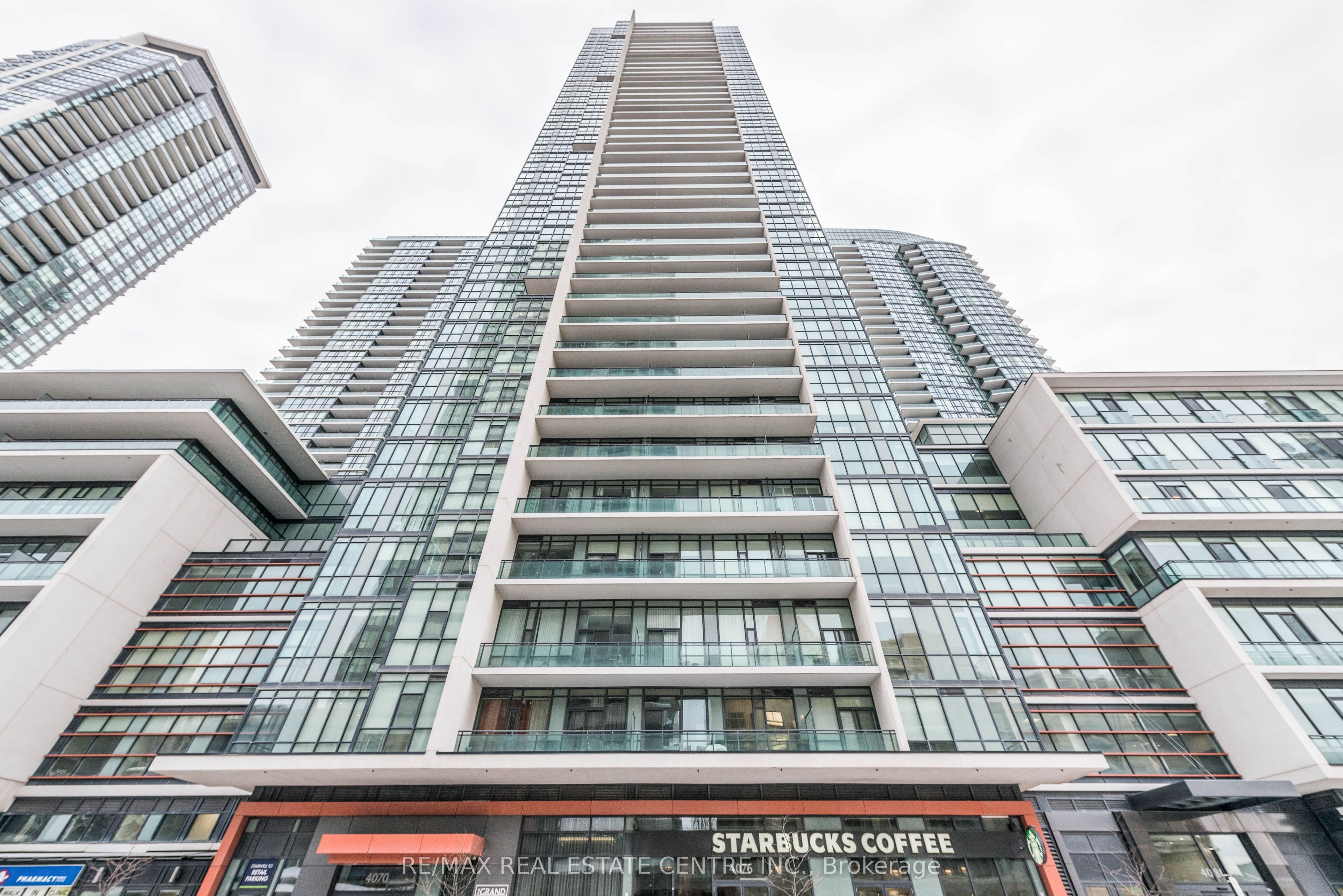4070 Confederation Parkway 3904, Mississauga, ON L5B 0E9
