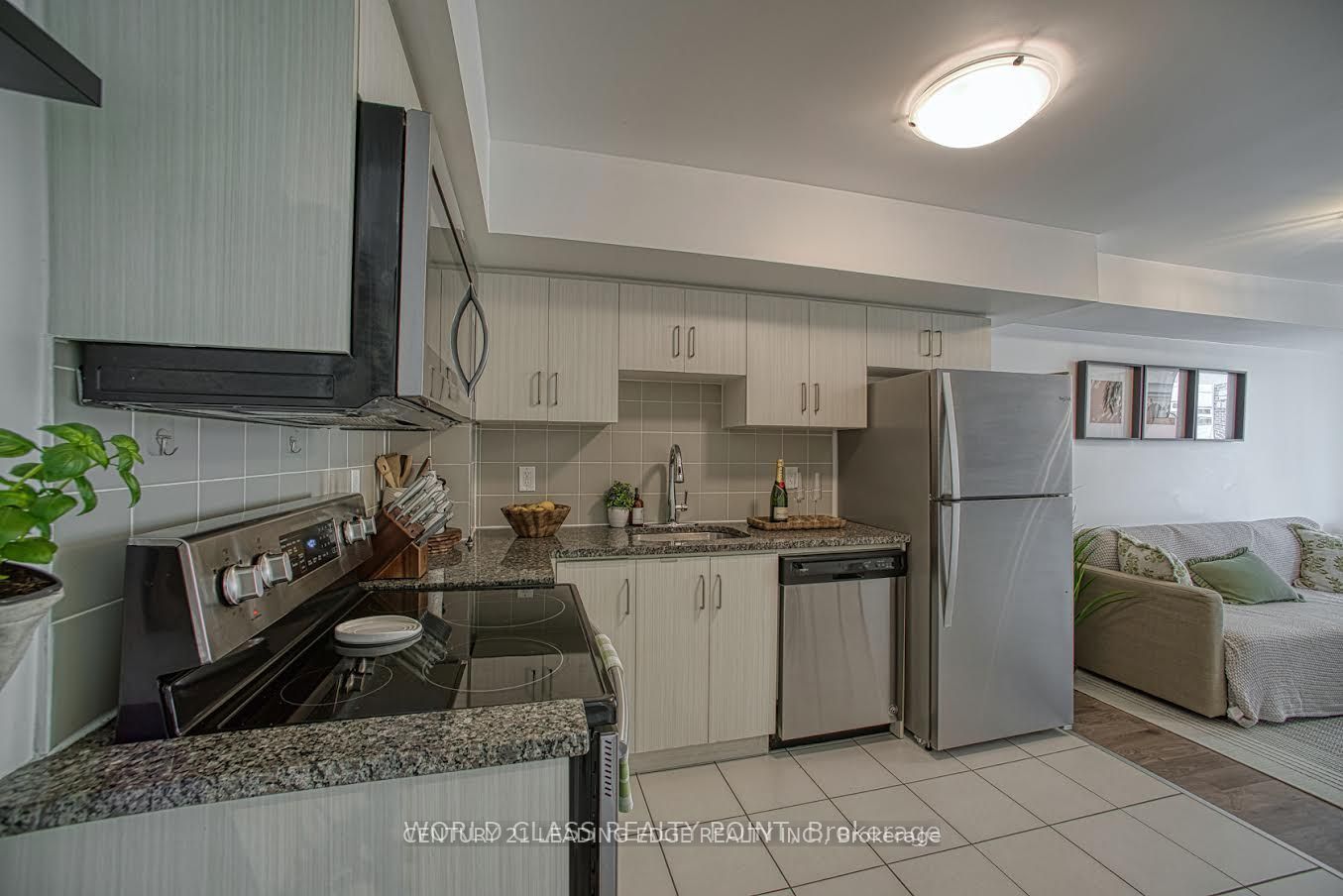 7 Applewood Lane E 221, Toronto, ON M9C 0C1 photo 4