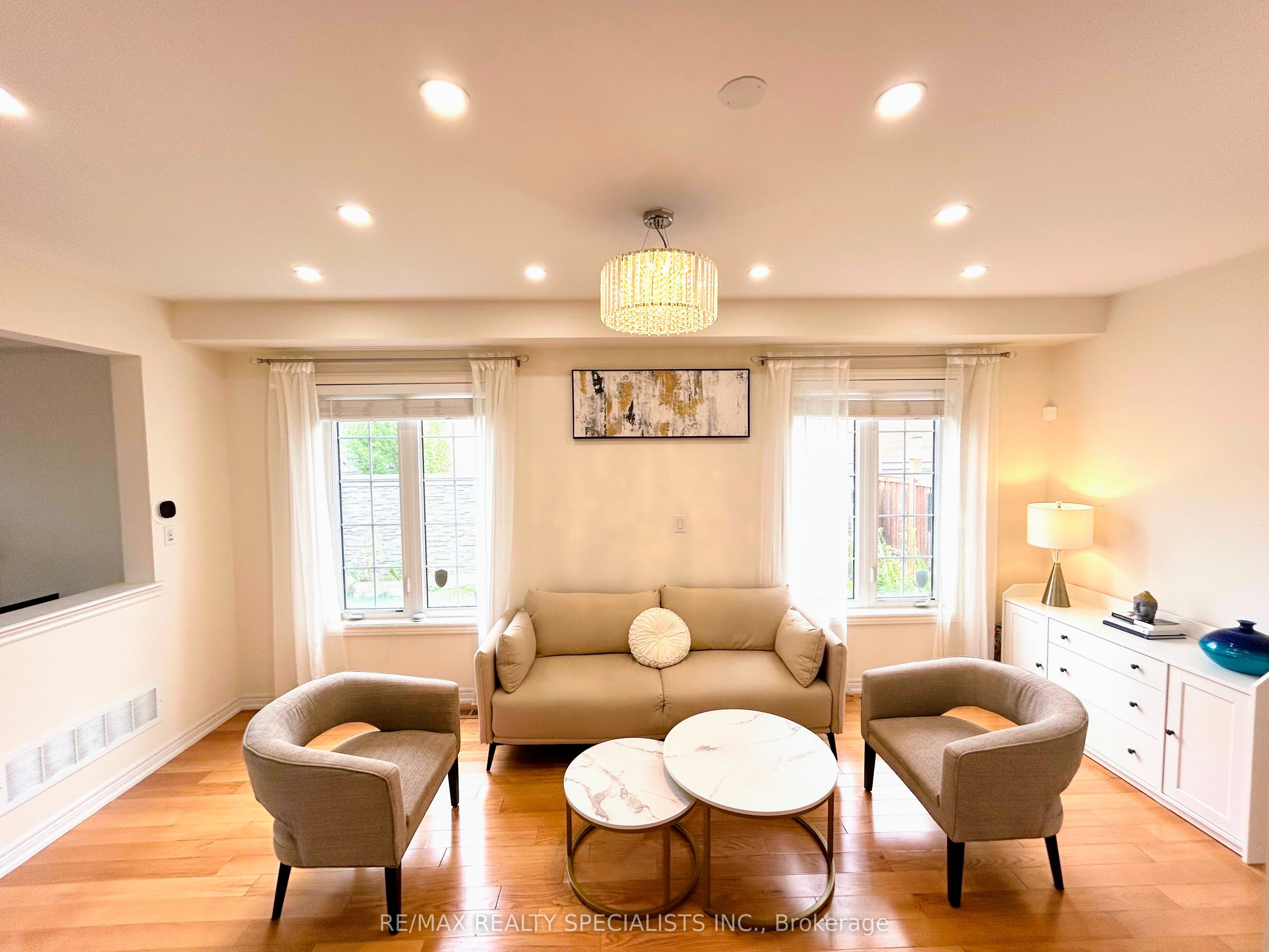 55 Dufay Road, Brampton, ON L7A 4A2 photo 4