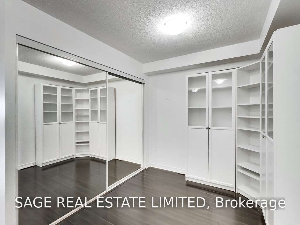 60 Heintzman Street 636, Toronto, ON M6P 5A1 photo 5