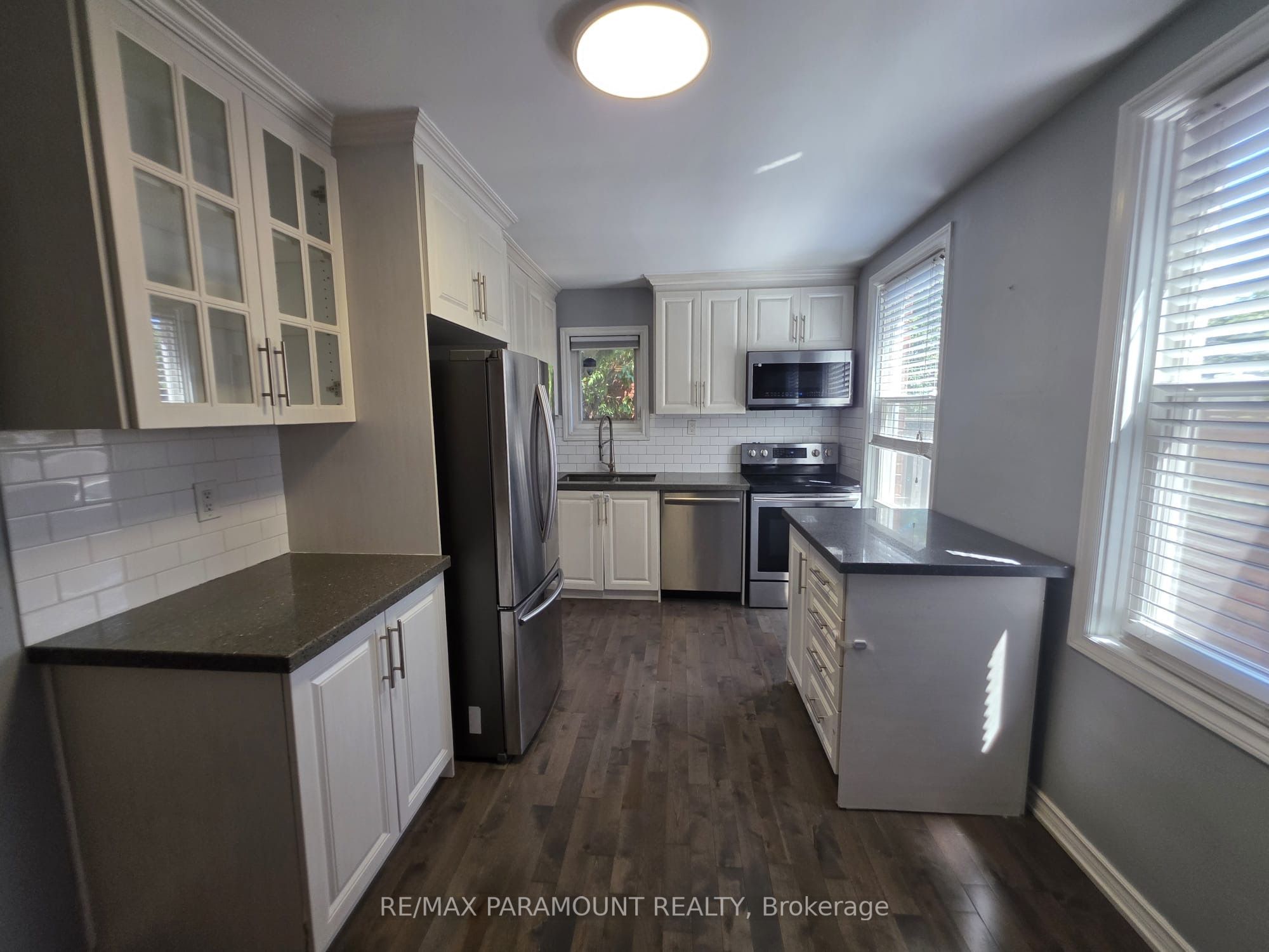 291 Pacific Avenue Main, Toronto, ON M6P 2P8 photo 3
