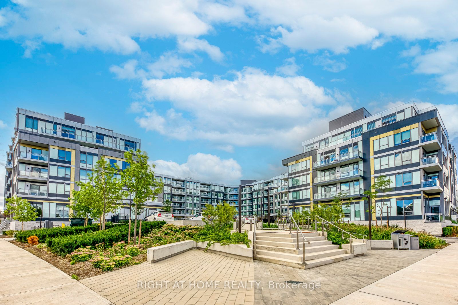 2501 Saw Whet Boulevard 538, Oakville, ON L6M 5N2 photo 2