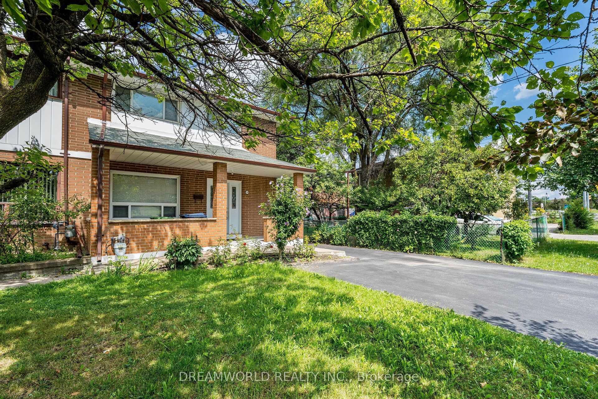 24 Whitburn Crescent, Toronto, ON M3M 2S2 photo 3