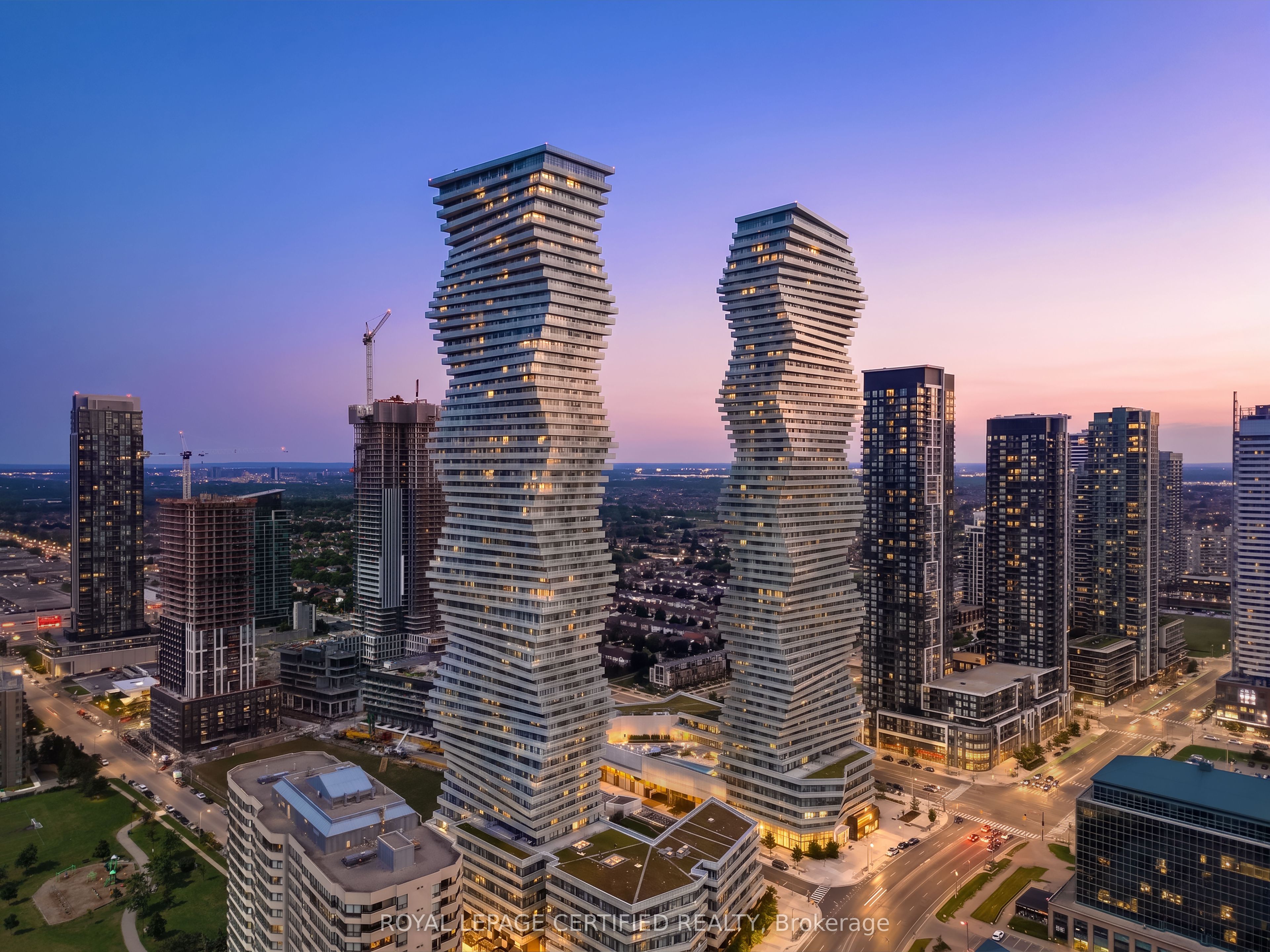 3900 Confederation Parkway 5907, Mississauga, ON L5B 0M3 photo 2