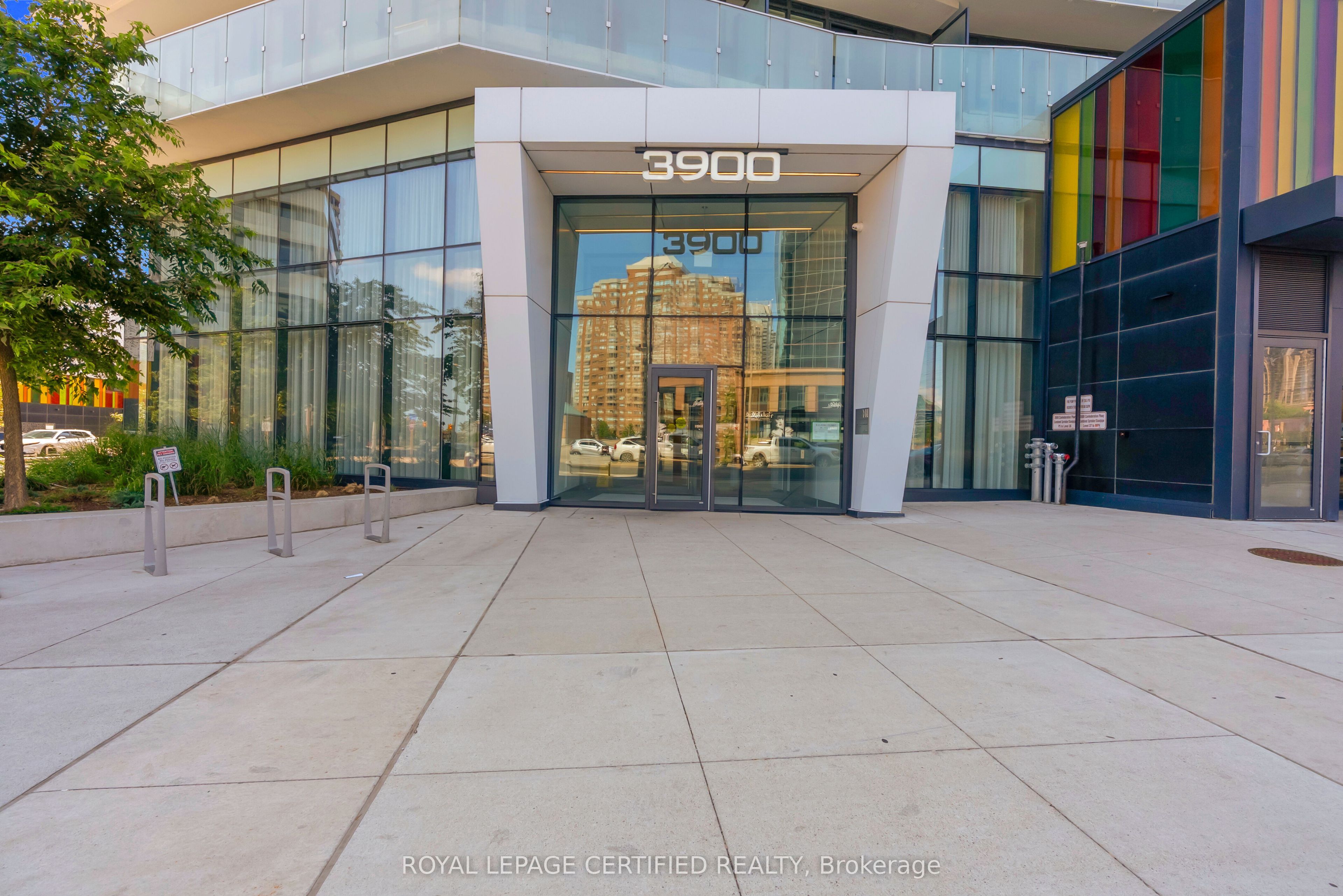 3900 Confederation Parkway 5907, Mississauga, ON L5B 0M3 photo 3