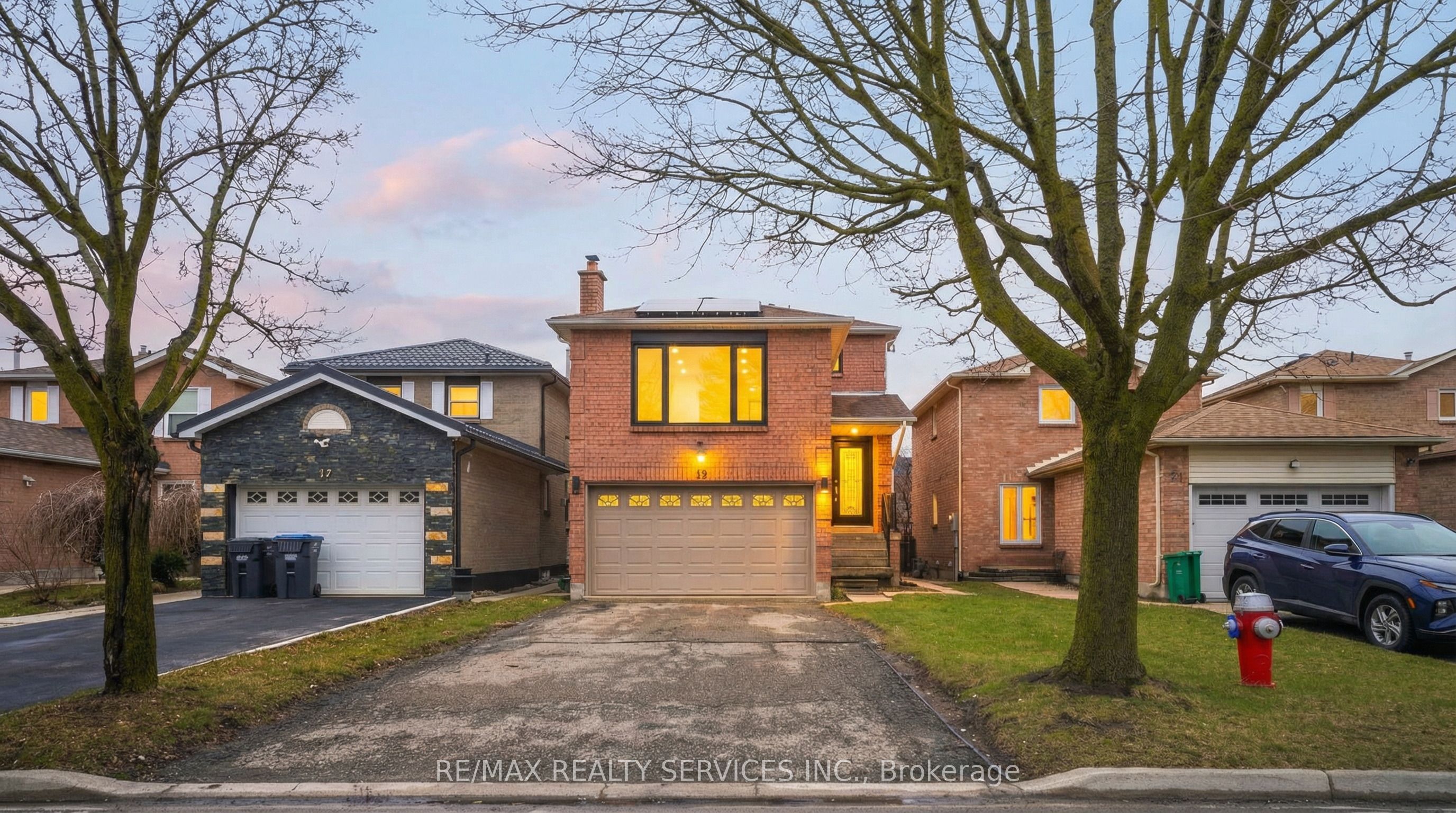 19 Wayne Nicol Drive, Brampton, ON L6X 3Z2
