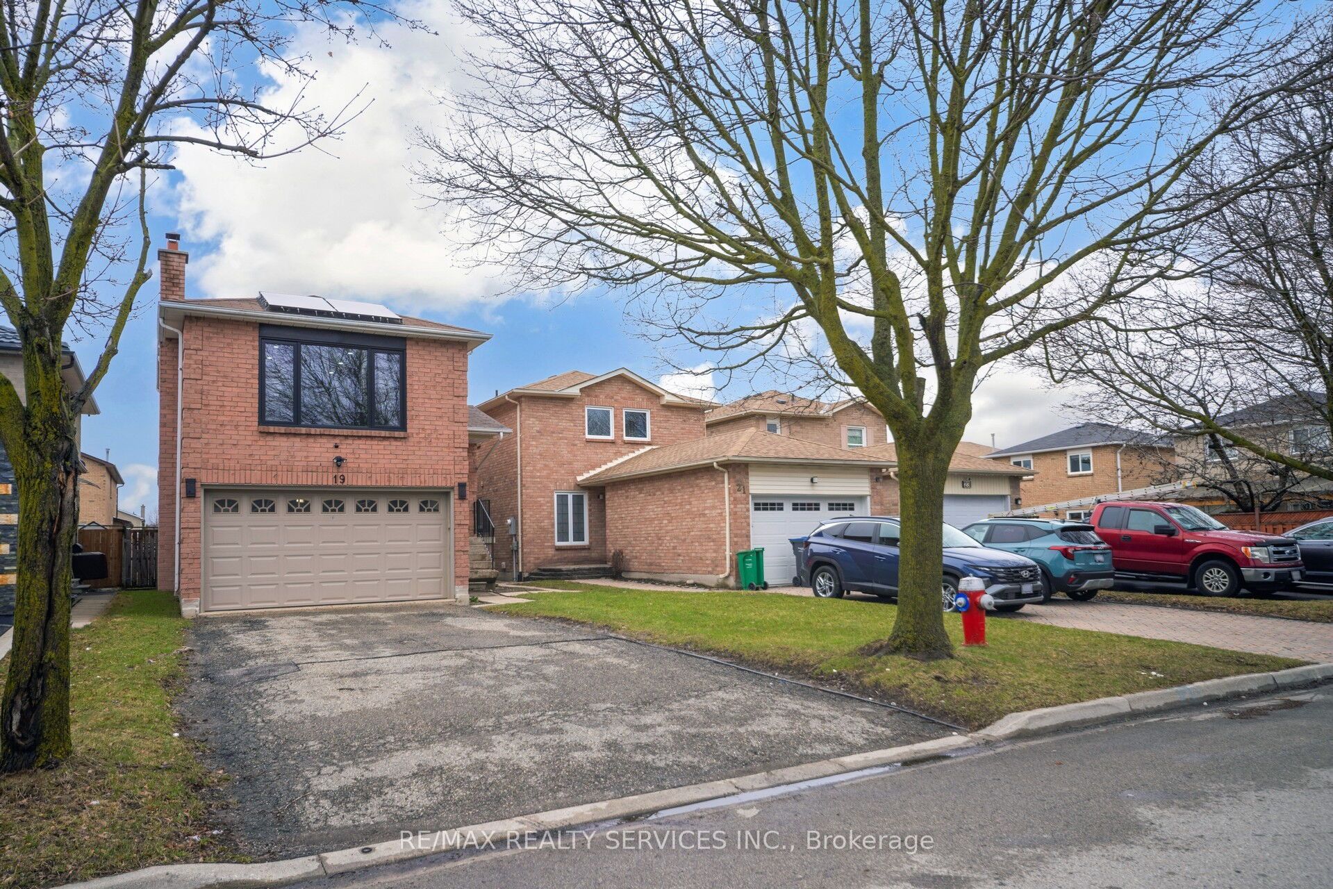 19 Wayne Nicol Drive, Brampton, ON L6X 3Z2 photo 2
