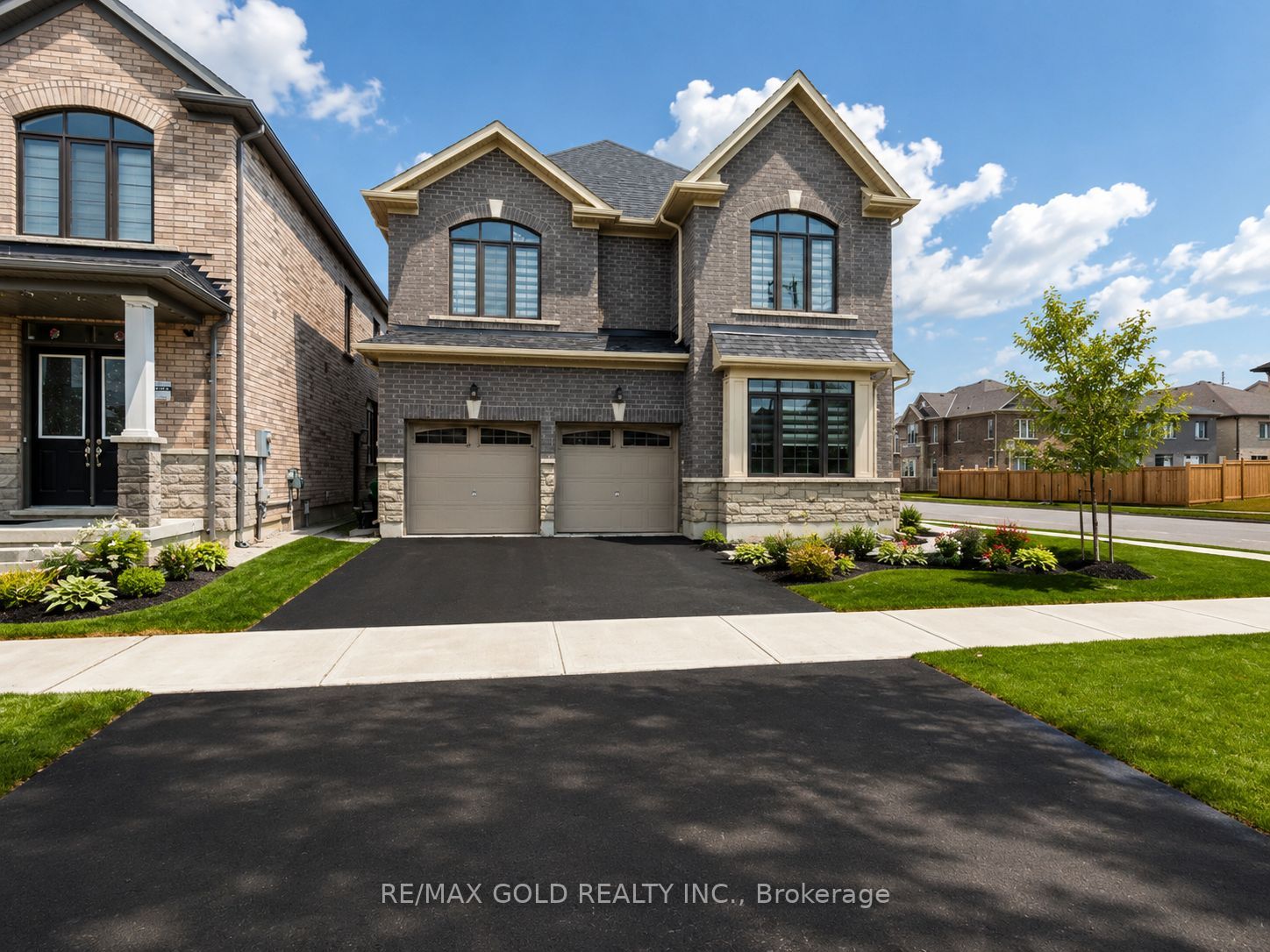37 Peak Drive, Brampton, ON L6X 5S5 photo 2