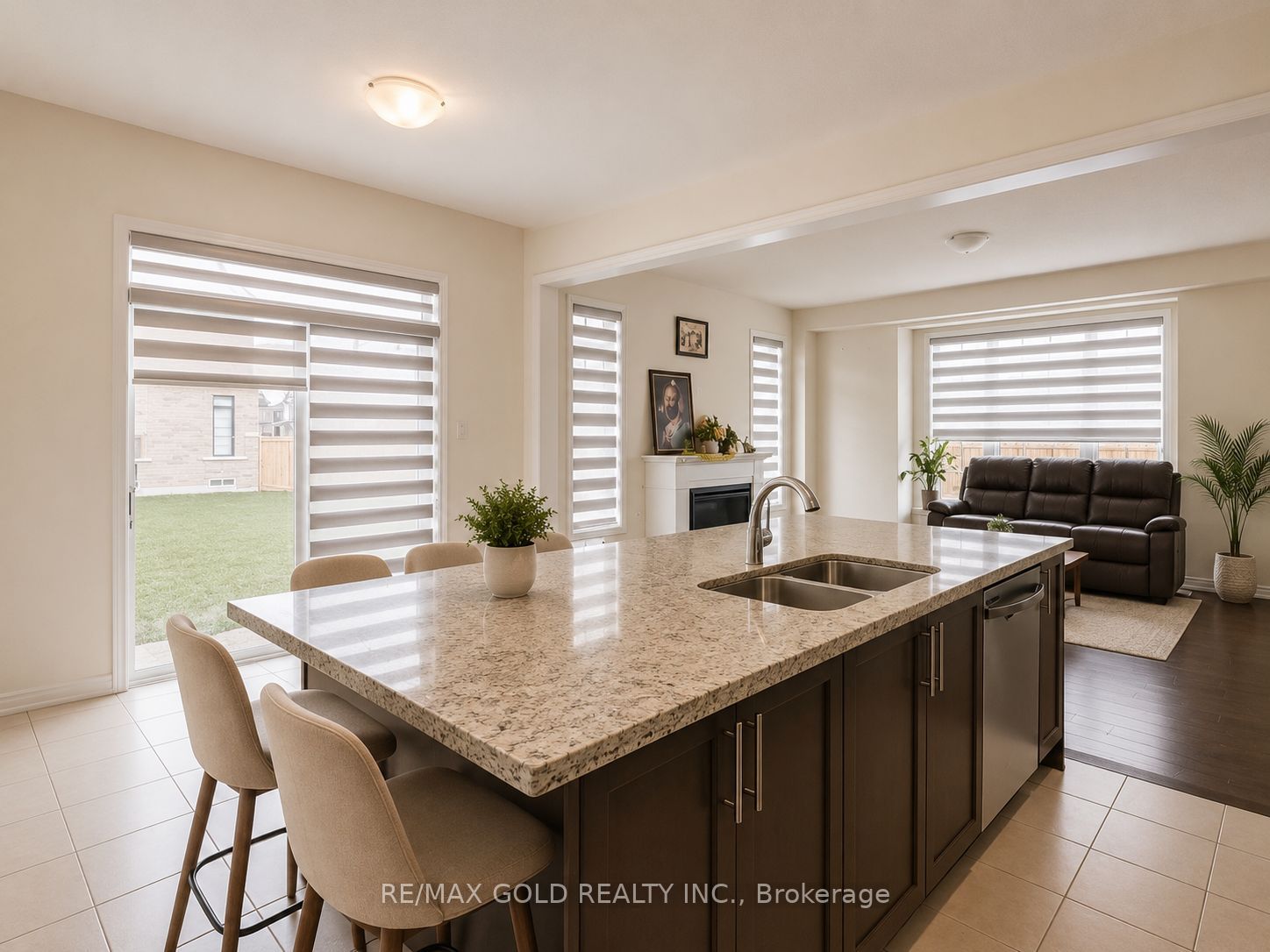 37 Peak Drive, Brampton, ON L6X 5S5 photo 4