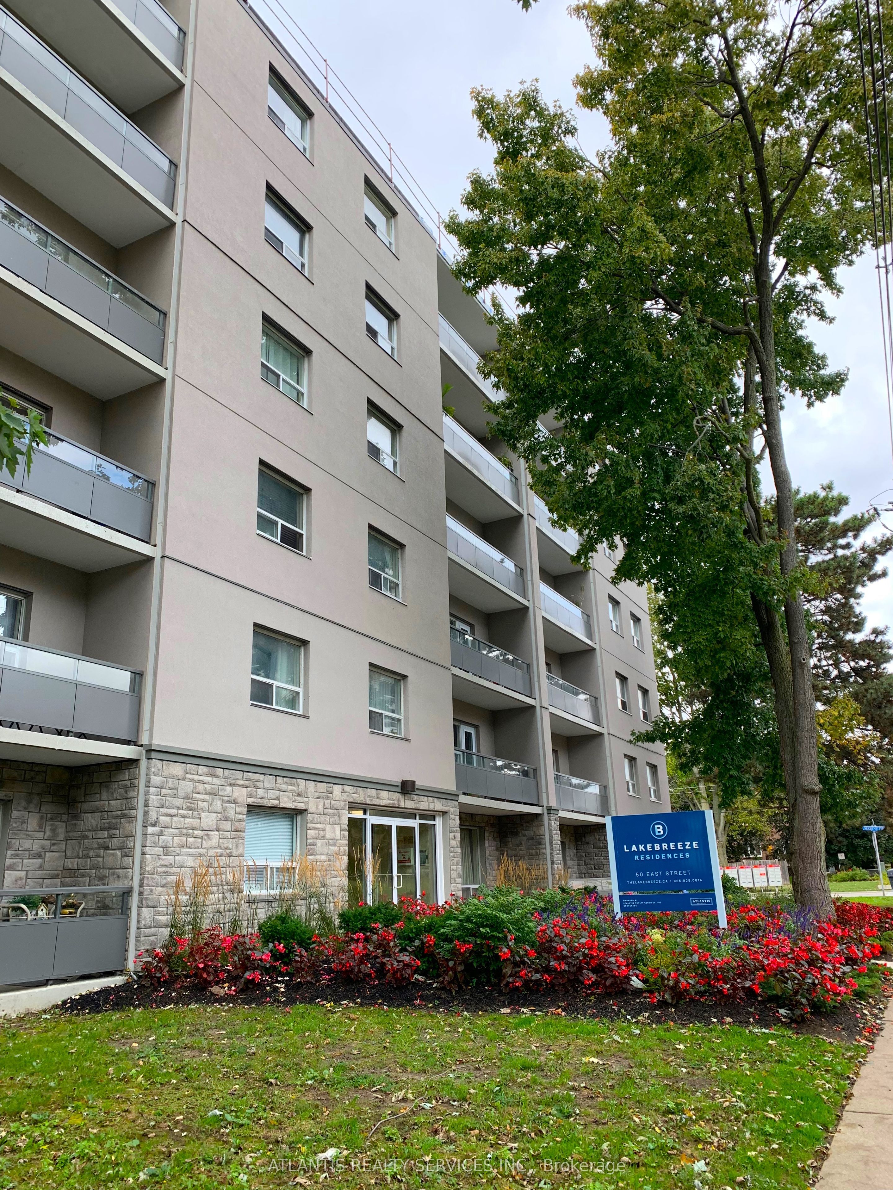 50 East Street 305, Oakville, ON L6L 3K4