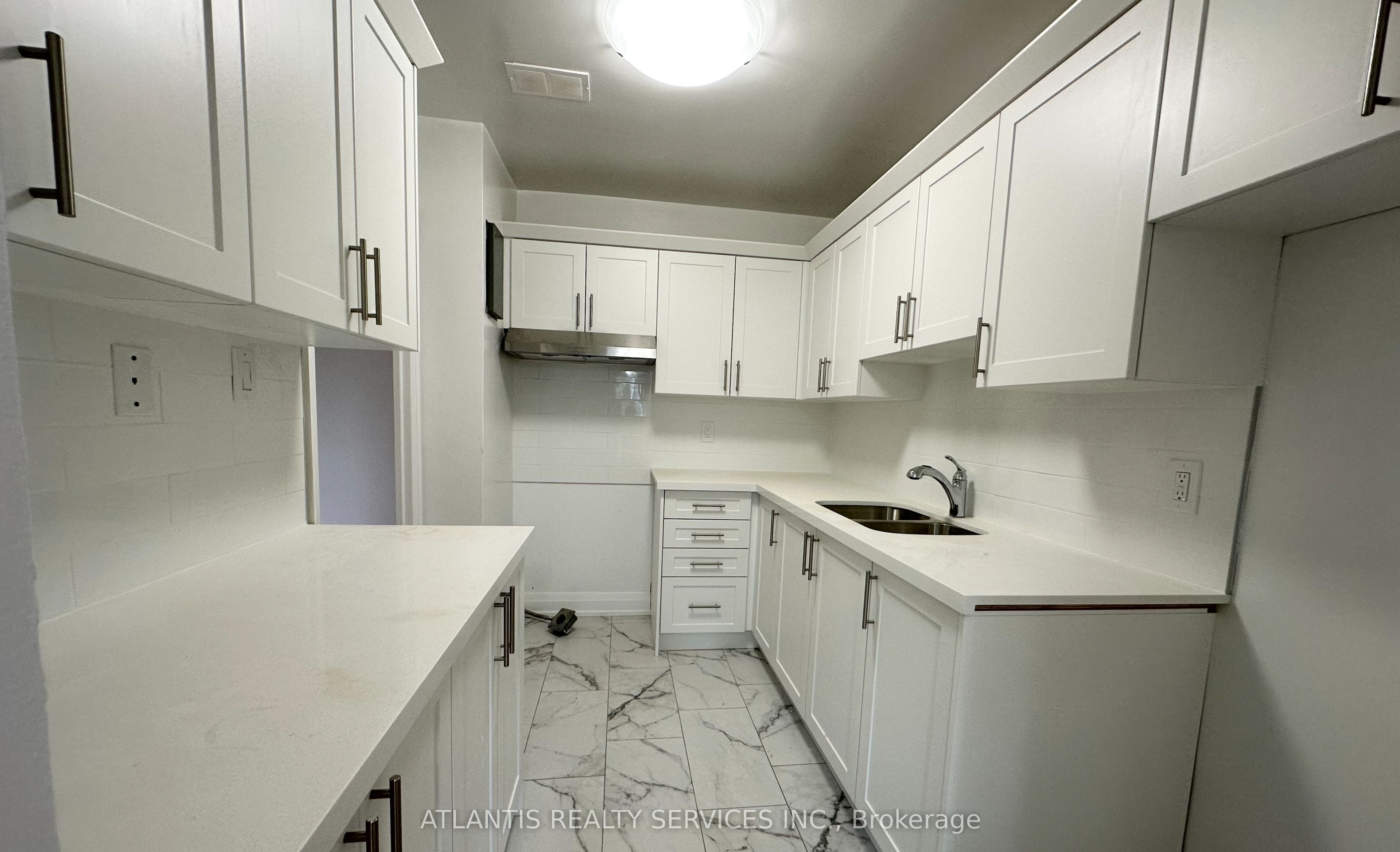 50 East Street 305, Oakville, ON L6L 3K4 photo 3