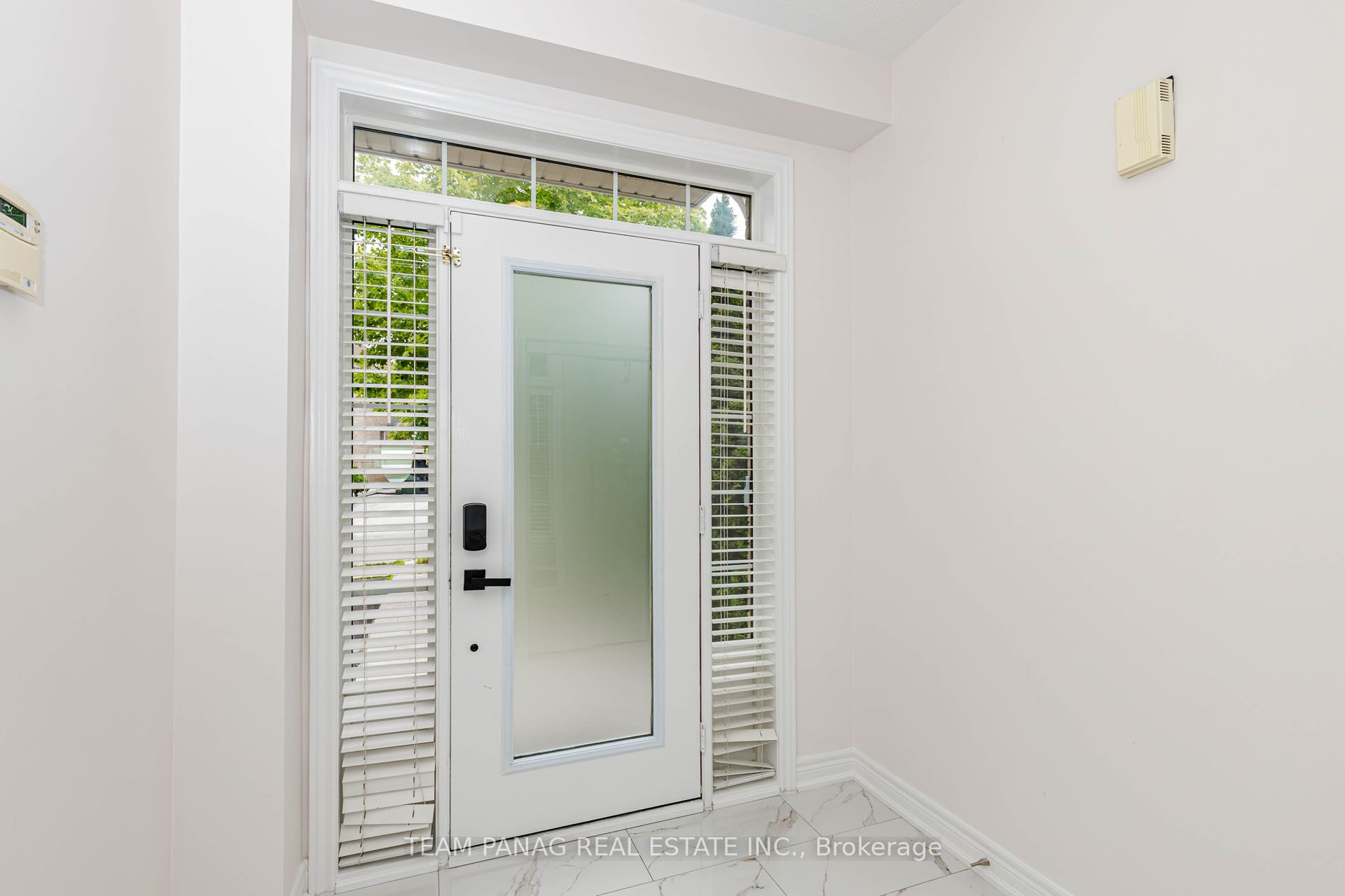 7 Village Lake Crescent, Brampton, ON L6S 6K2 photo 3