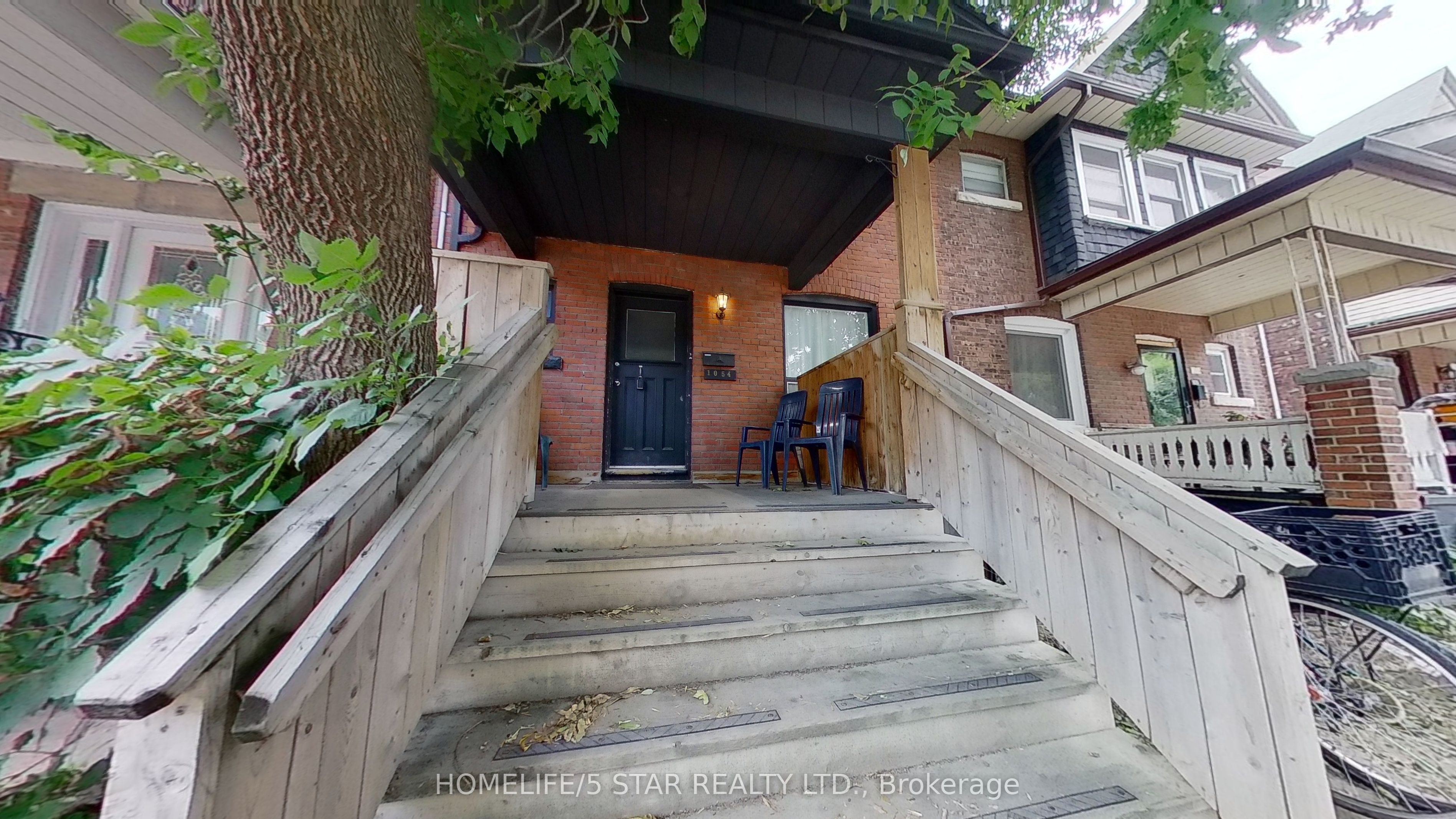 1054 Dovercourt Road Apt 1, Toronto, ON M6H 2X8