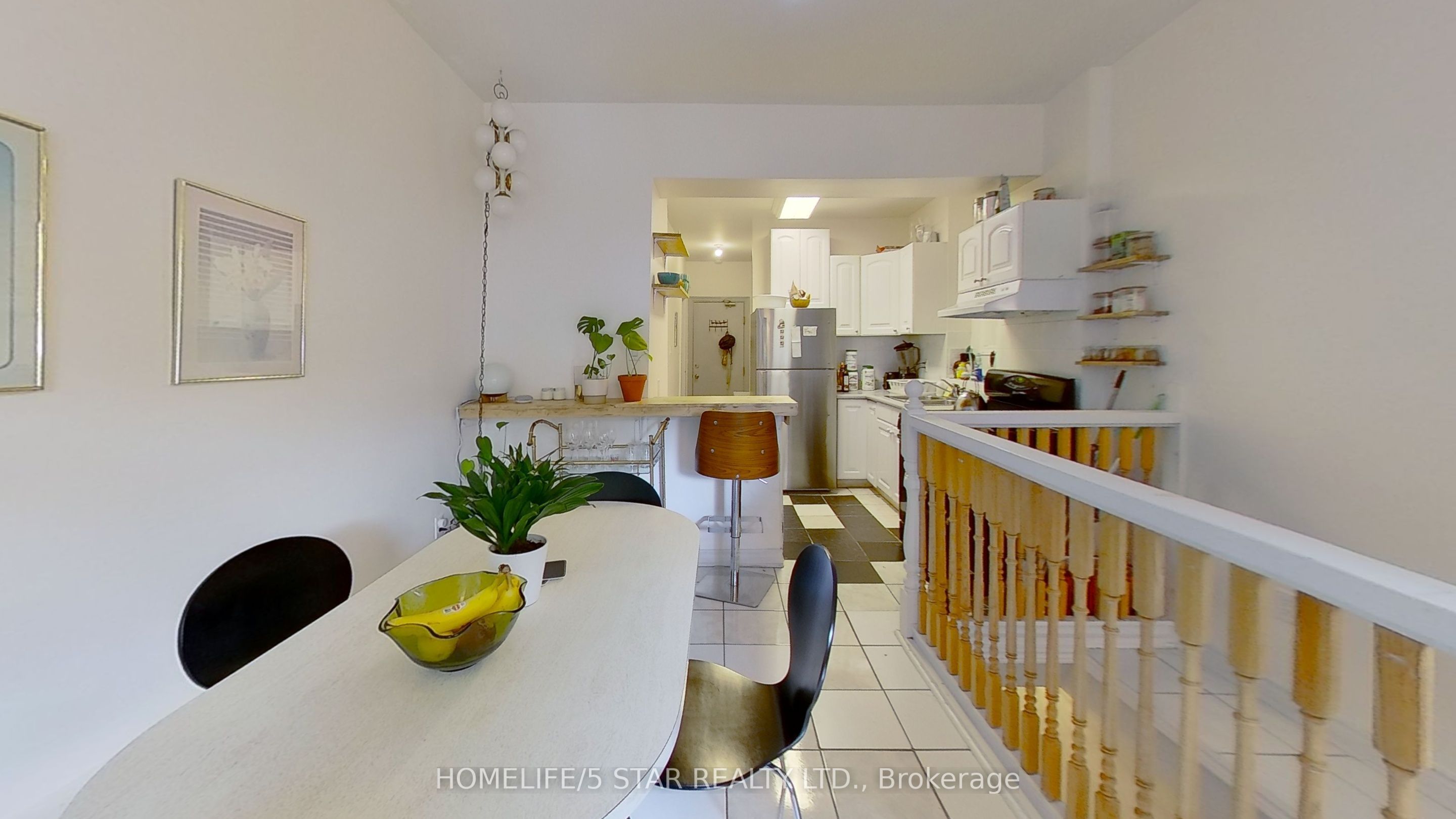 1054 Dovercourt Road Apt 1, Toronto, ON M6H 2X8 photo 2