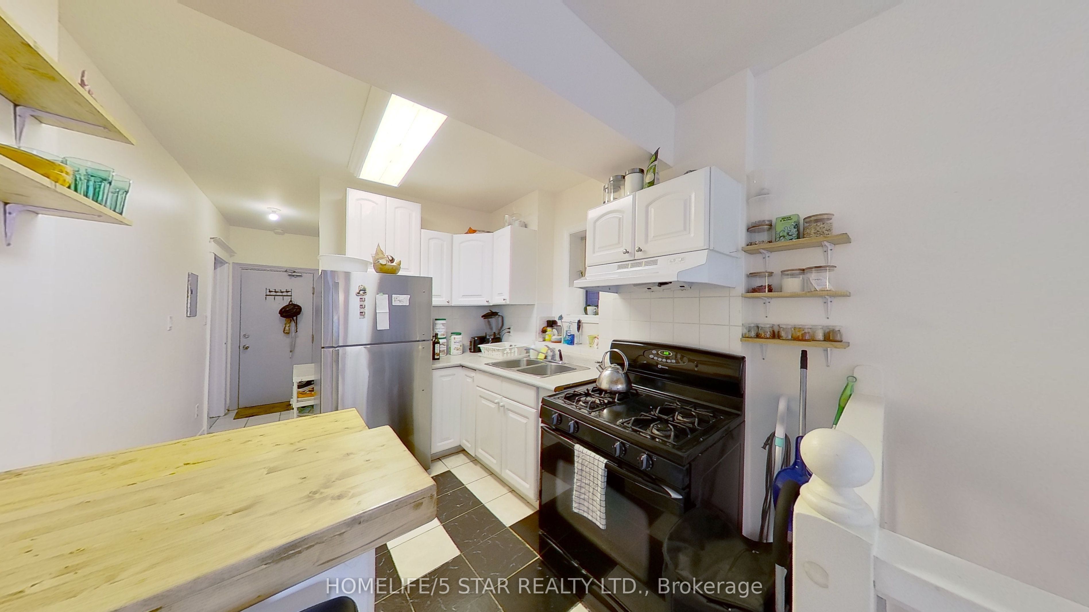 1054 Dovercourt Road Apt 1, Toronto, ON M6H 2X8 photo 3