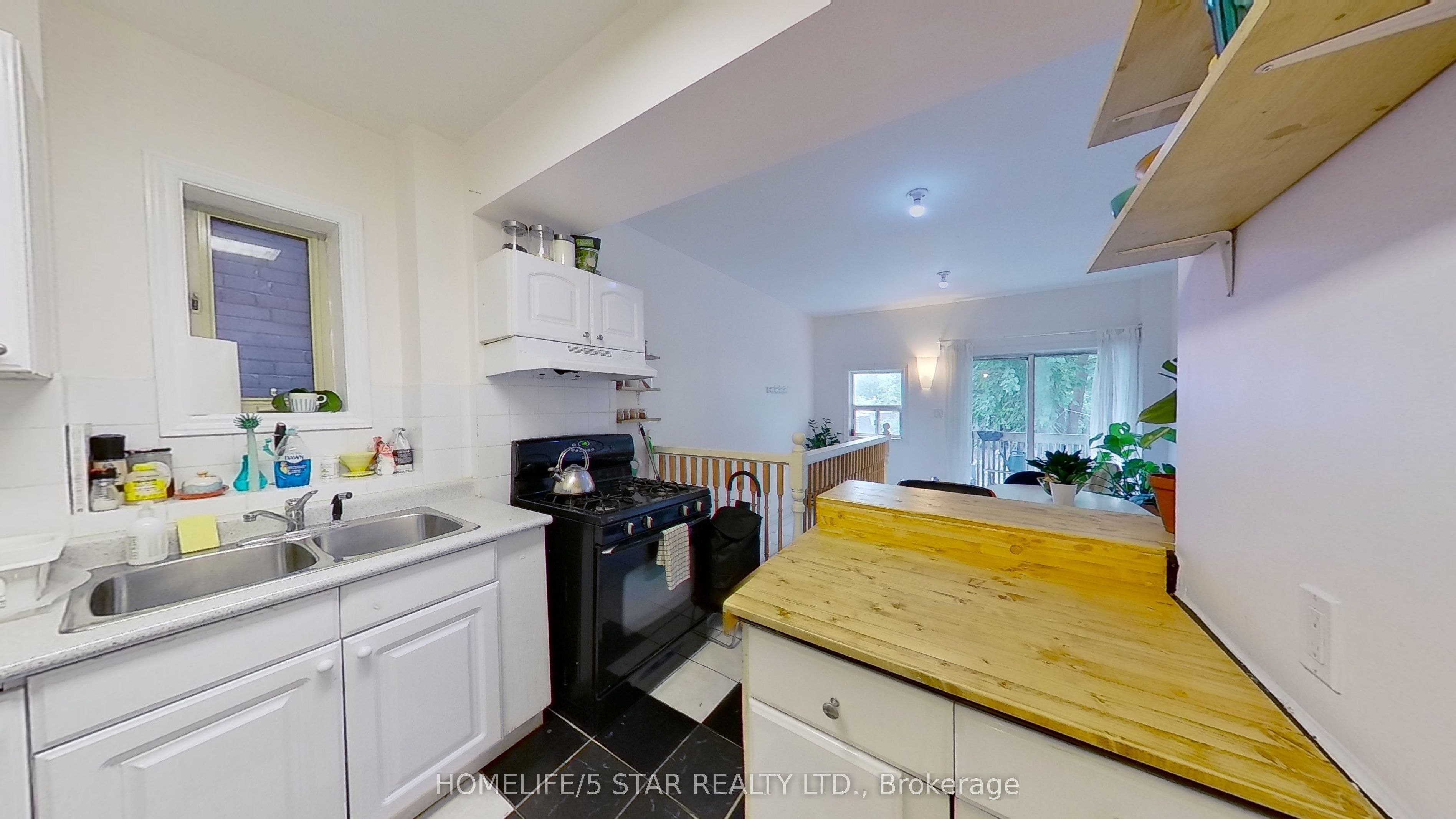 1054 Dovercourt Road Apt 1, Toronto, ON M6H 2X8 photo 4