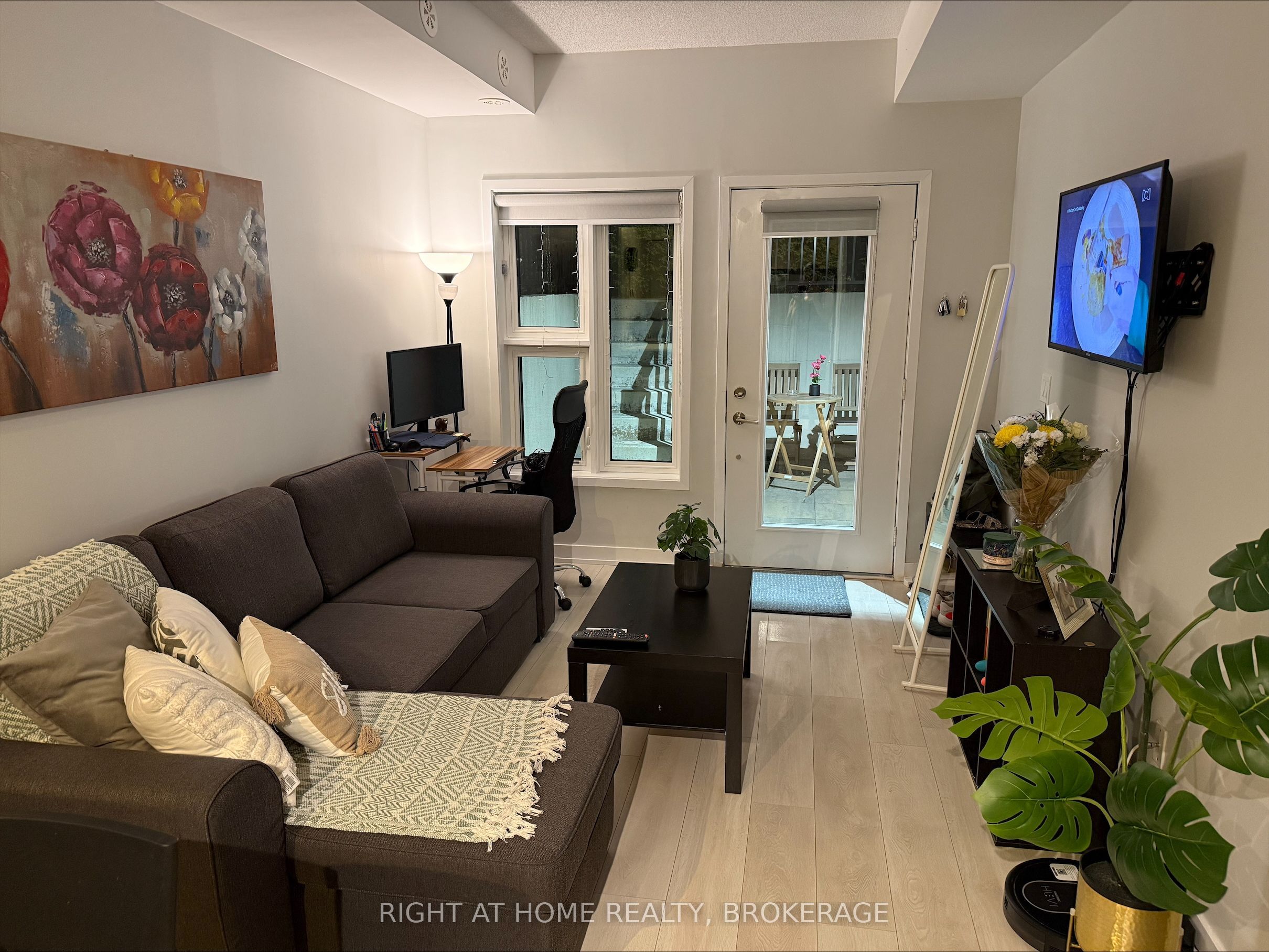 1139 Cooke Boulevard 319, Burlington, ON L7T 0C3 photo 5