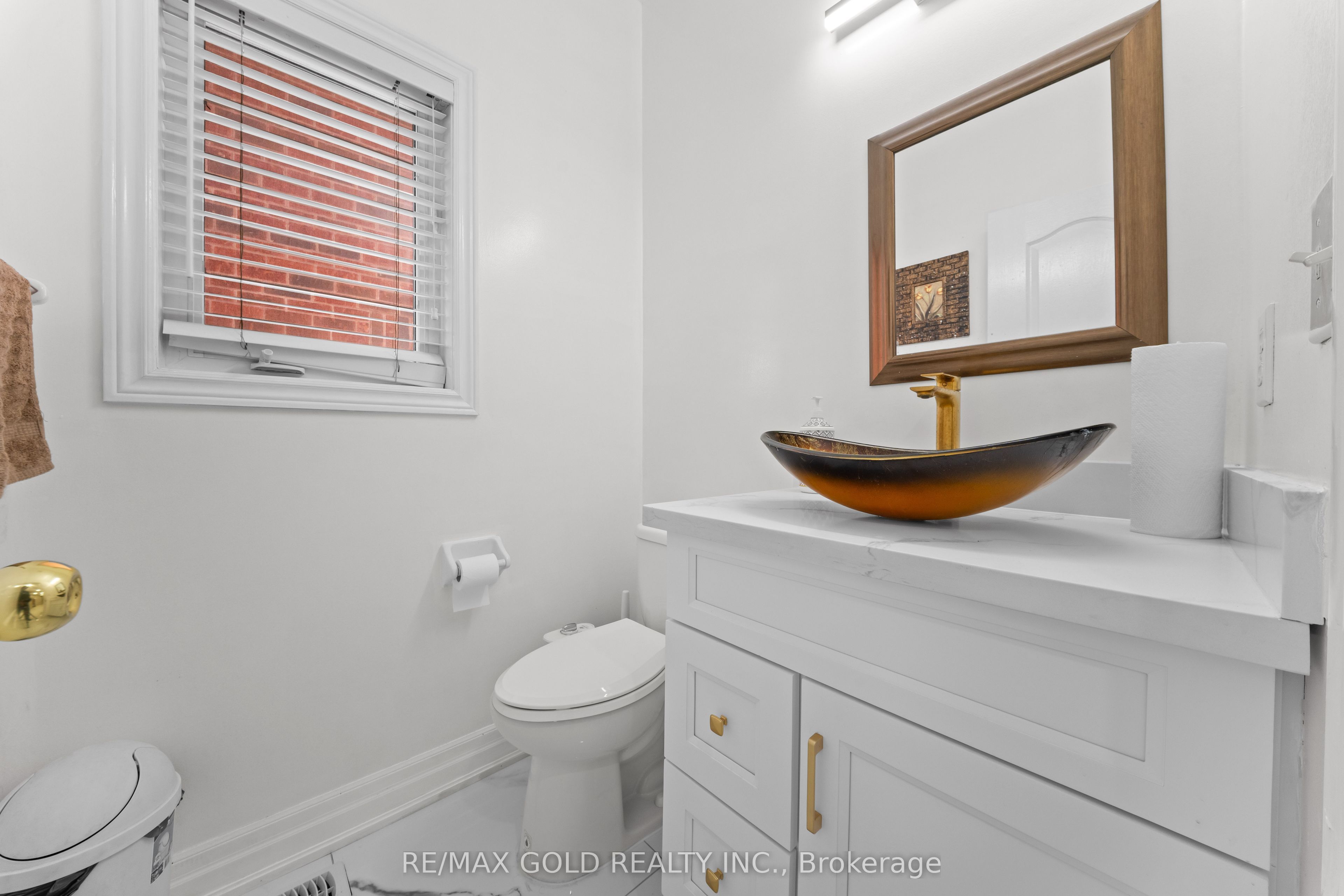 19 Attview Crescent, Brampton, ON L6P 2R5 photo 3