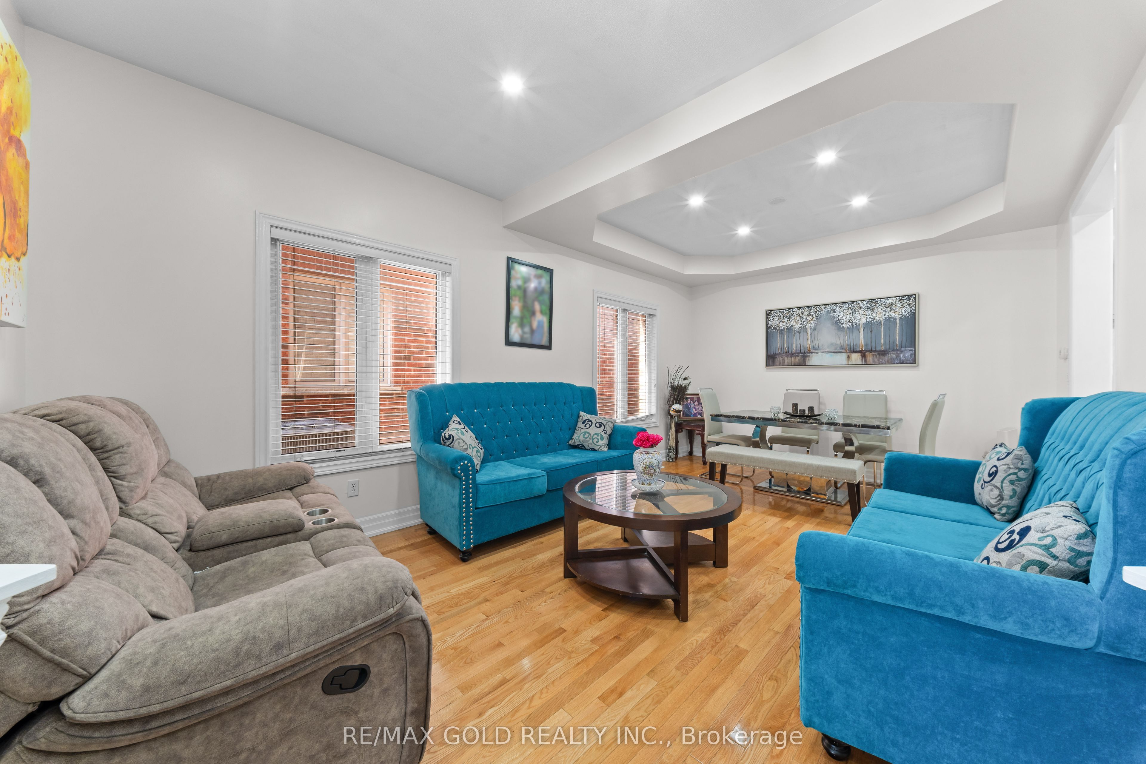 19 Attview Crescent, Brampton, ON L6P 2R5 photo 4