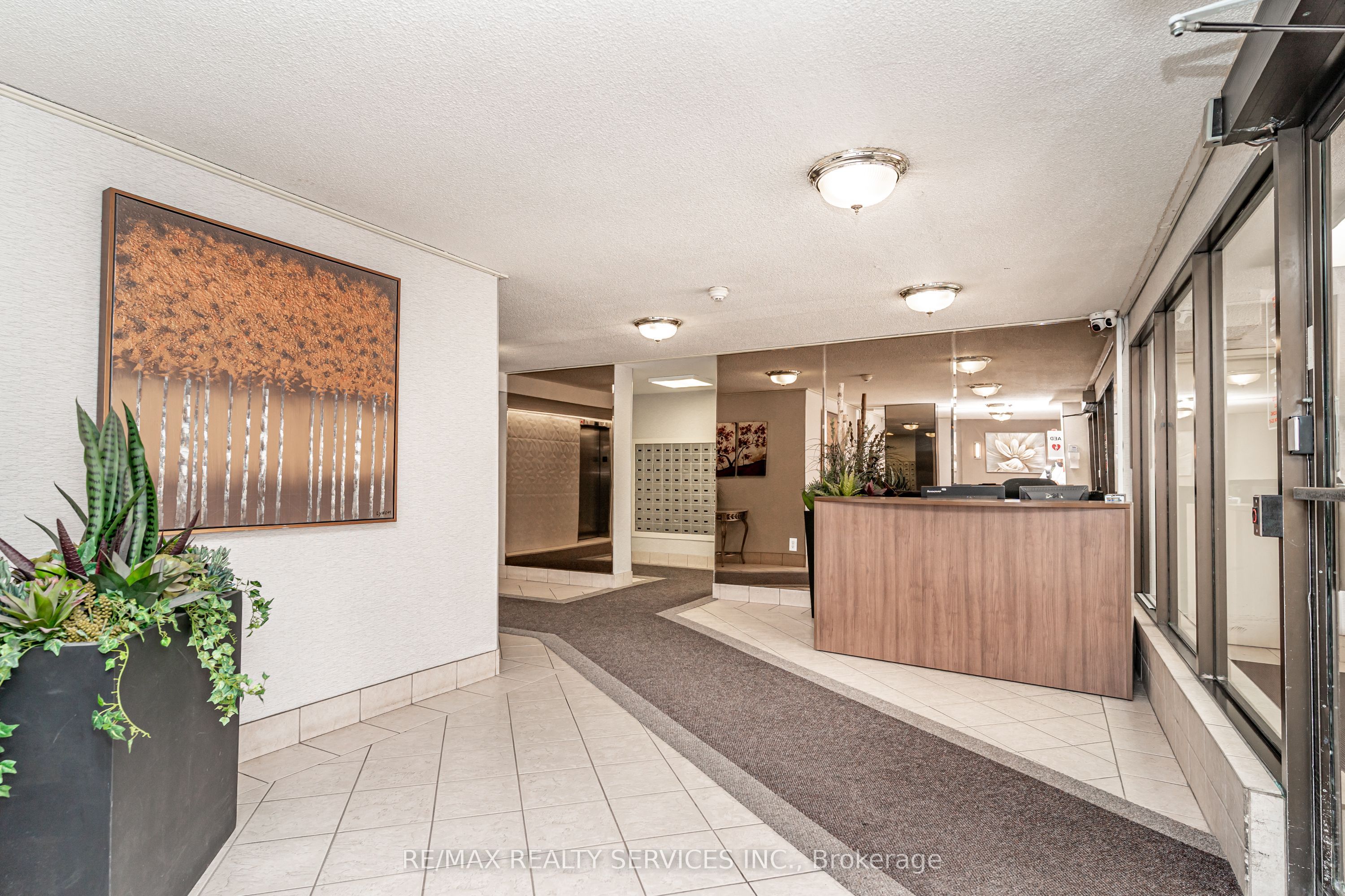 18 Knightsbridge Road 2102, Brampton, ON L6T 3X5 photo 5