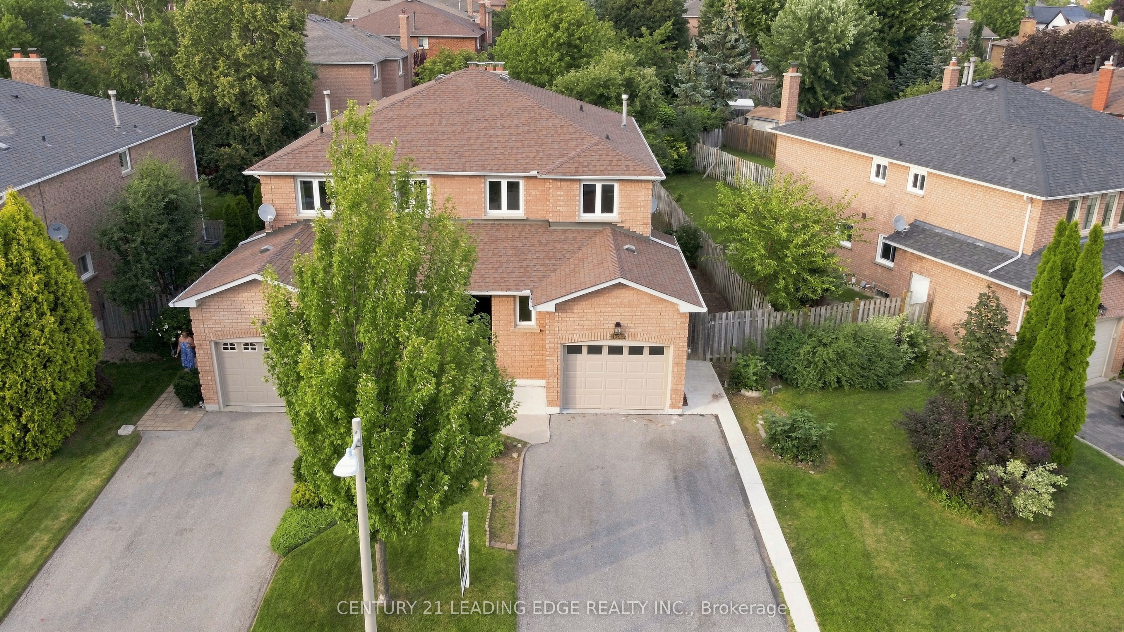 183 Hopewell Road, Oakville, ON L6H 5Y9