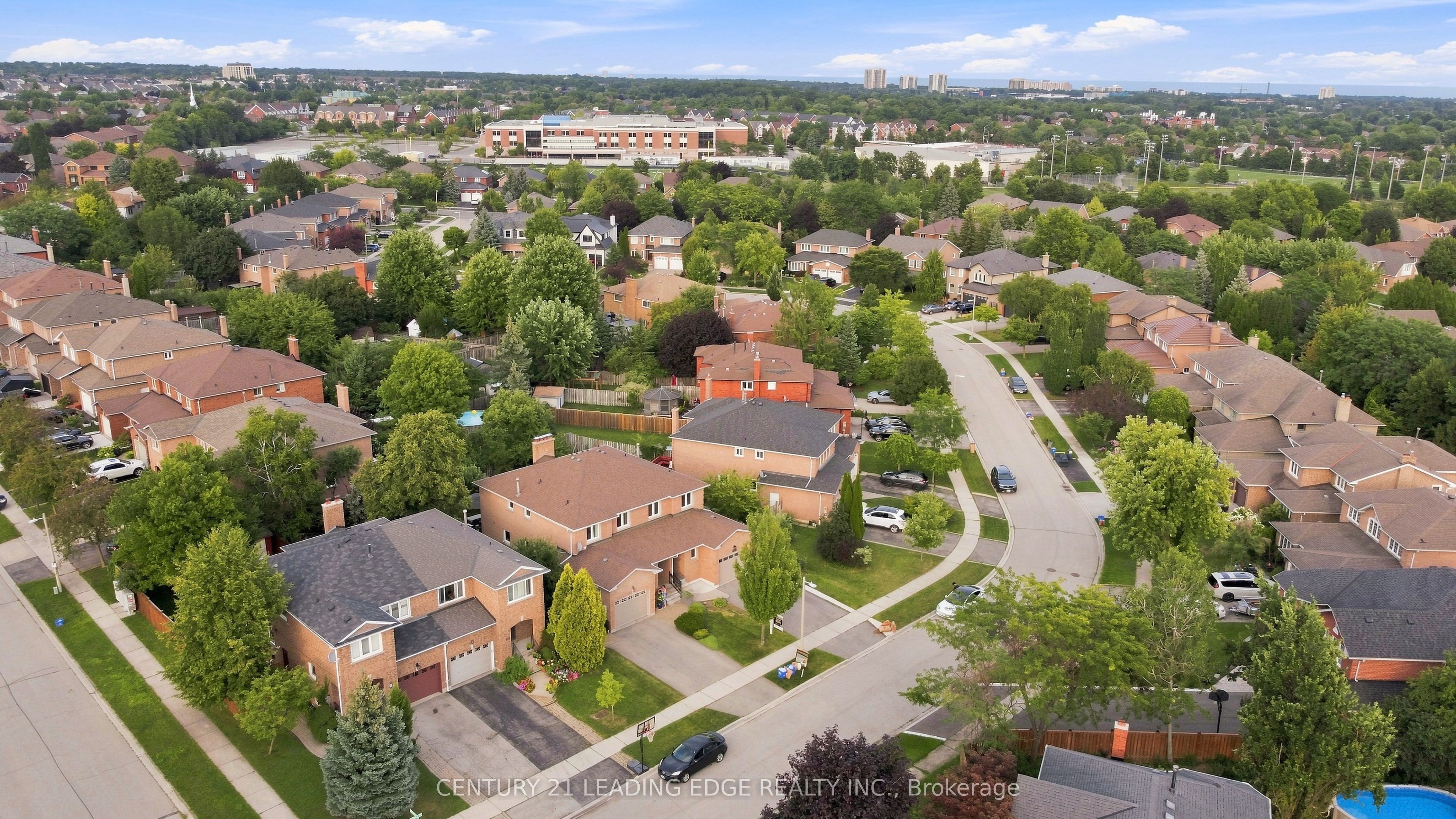 183 Hopewell Road, Oakville, ON L6H 5Y9 photo 2