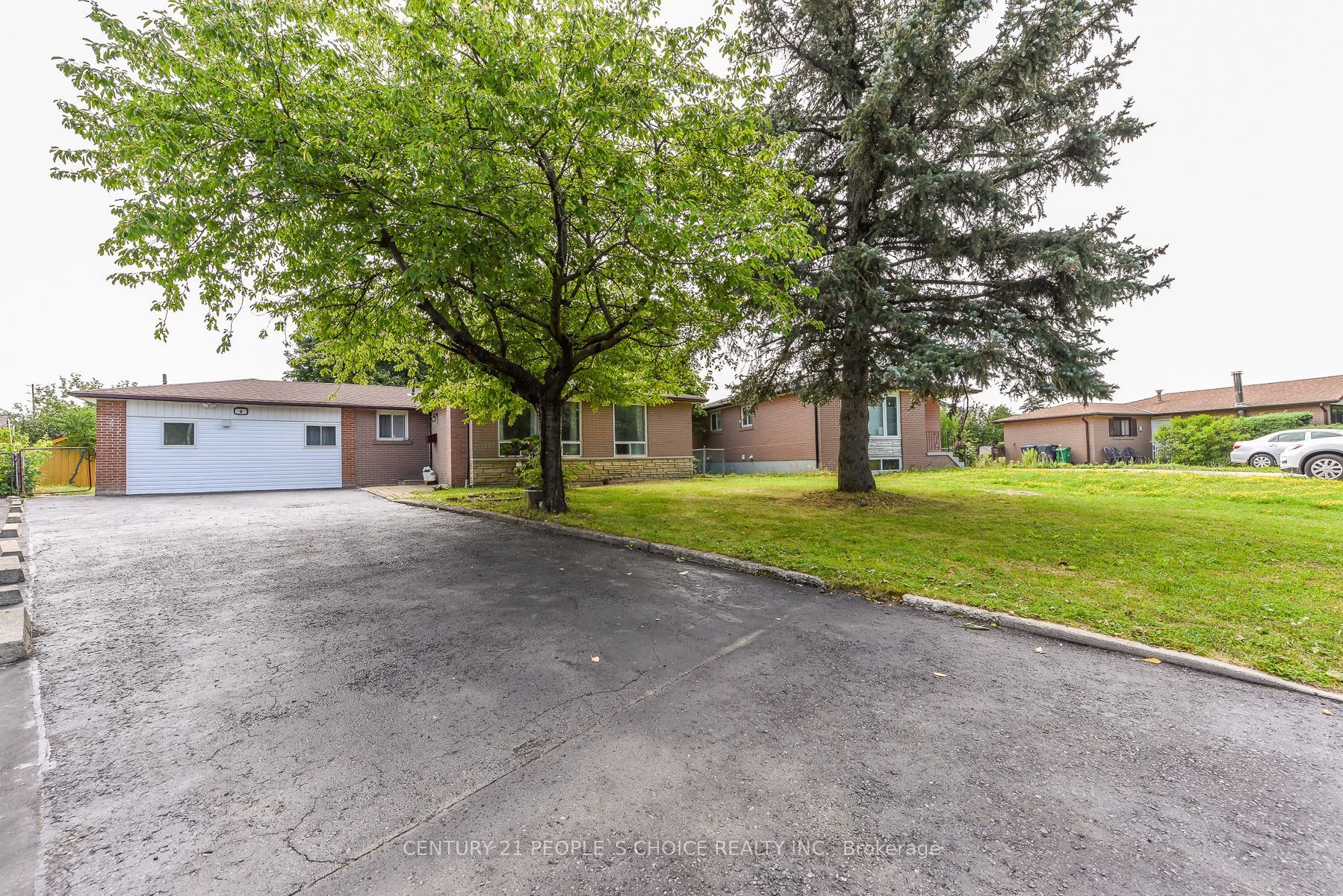 8 Fidelia Crescent, Brampton, ON L6T 3P8