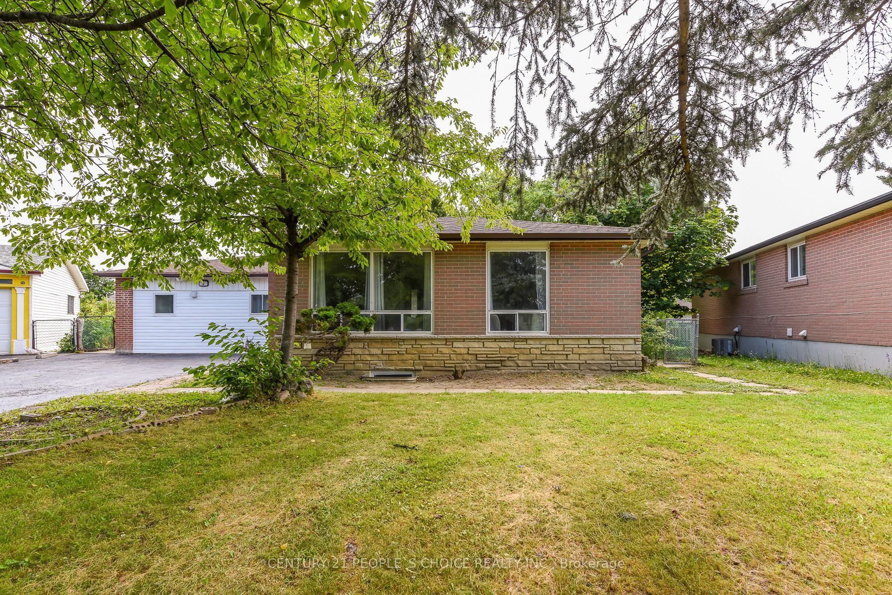 8 Fidelia Crescent, Brampton, ON L6T 3P8 photo 3